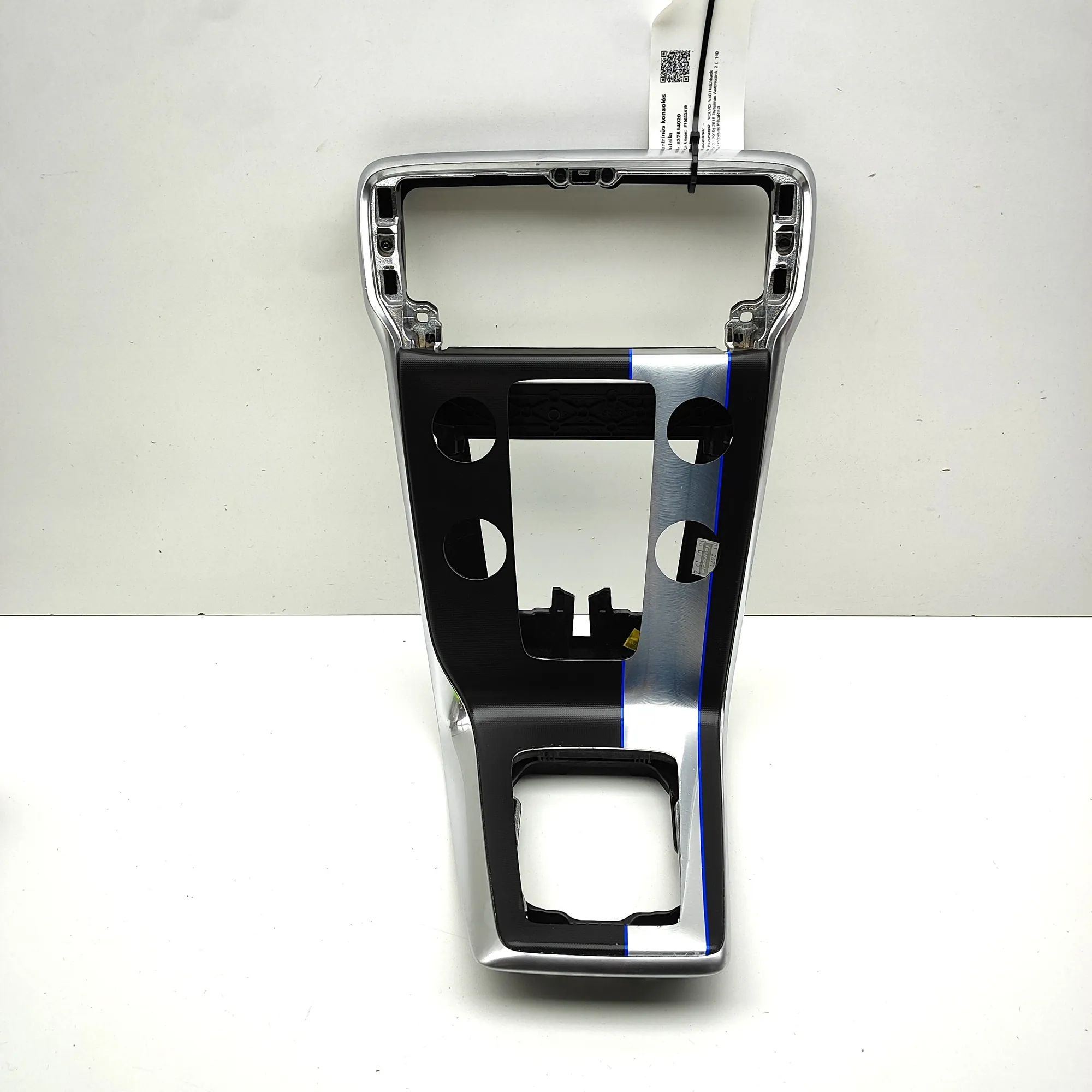Volvo V40 Centre console trim Centre console trim — VOLVO V40 (Hatchback) (20...