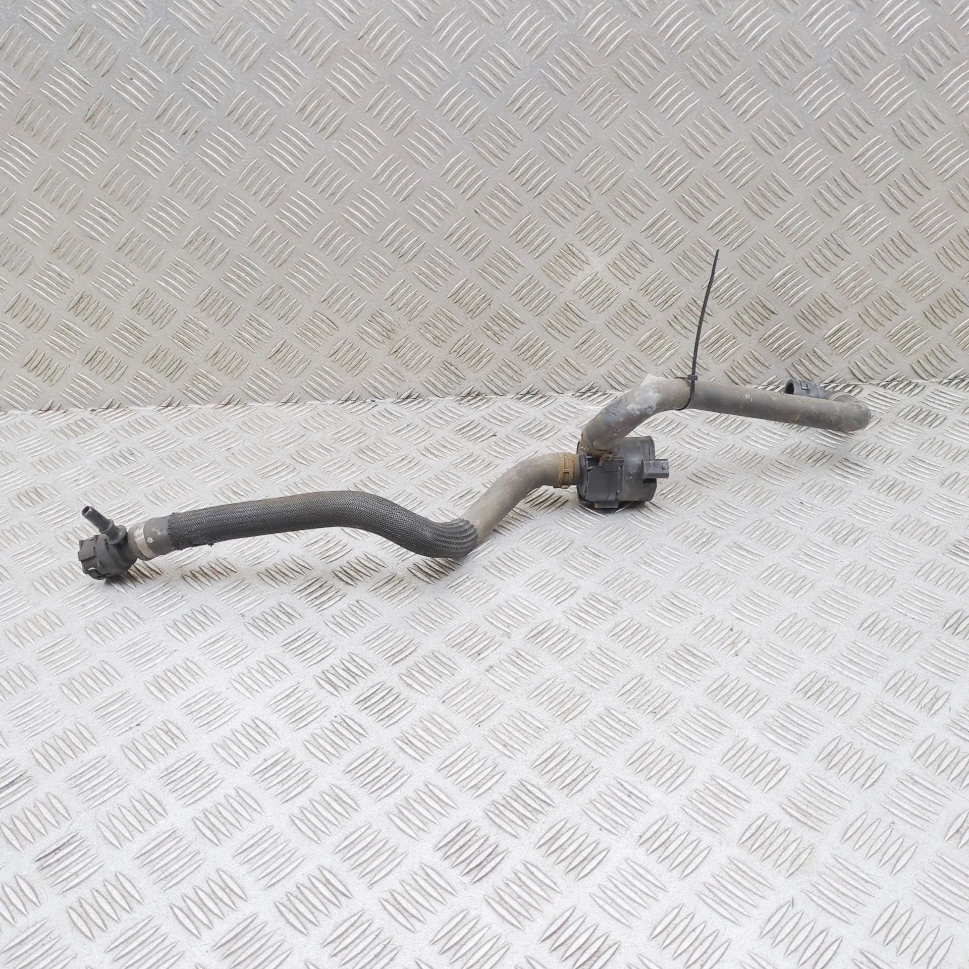 Land Rover Range Rover Evoque Auxiliary Water Pump Auxiliary Water Pump — LAND ROVER RANGE ROVER E...