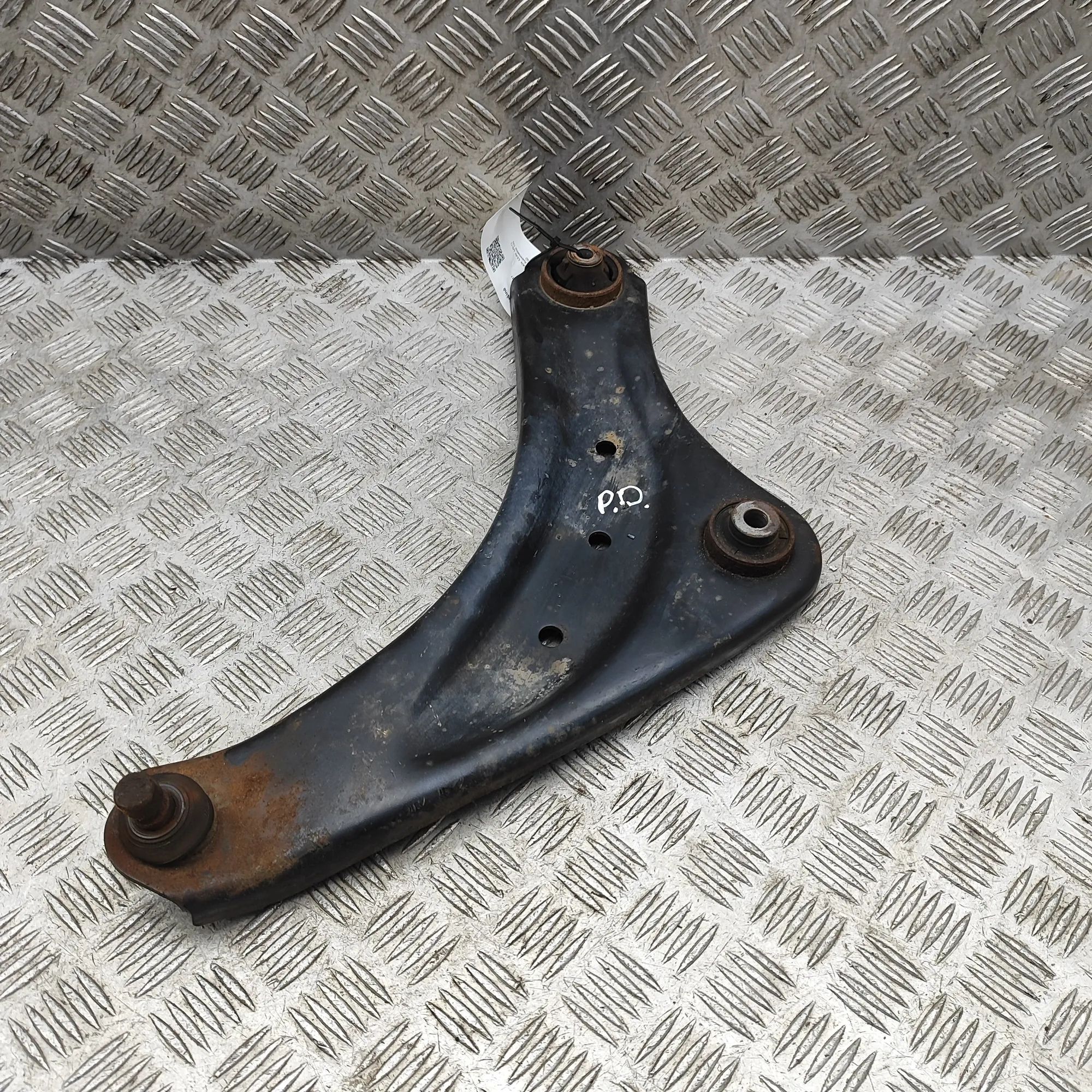 Nissan Leaf Front Right Lower Control Arm Front Right Lower Control Arm — NISSAN LEAF (ZE...
