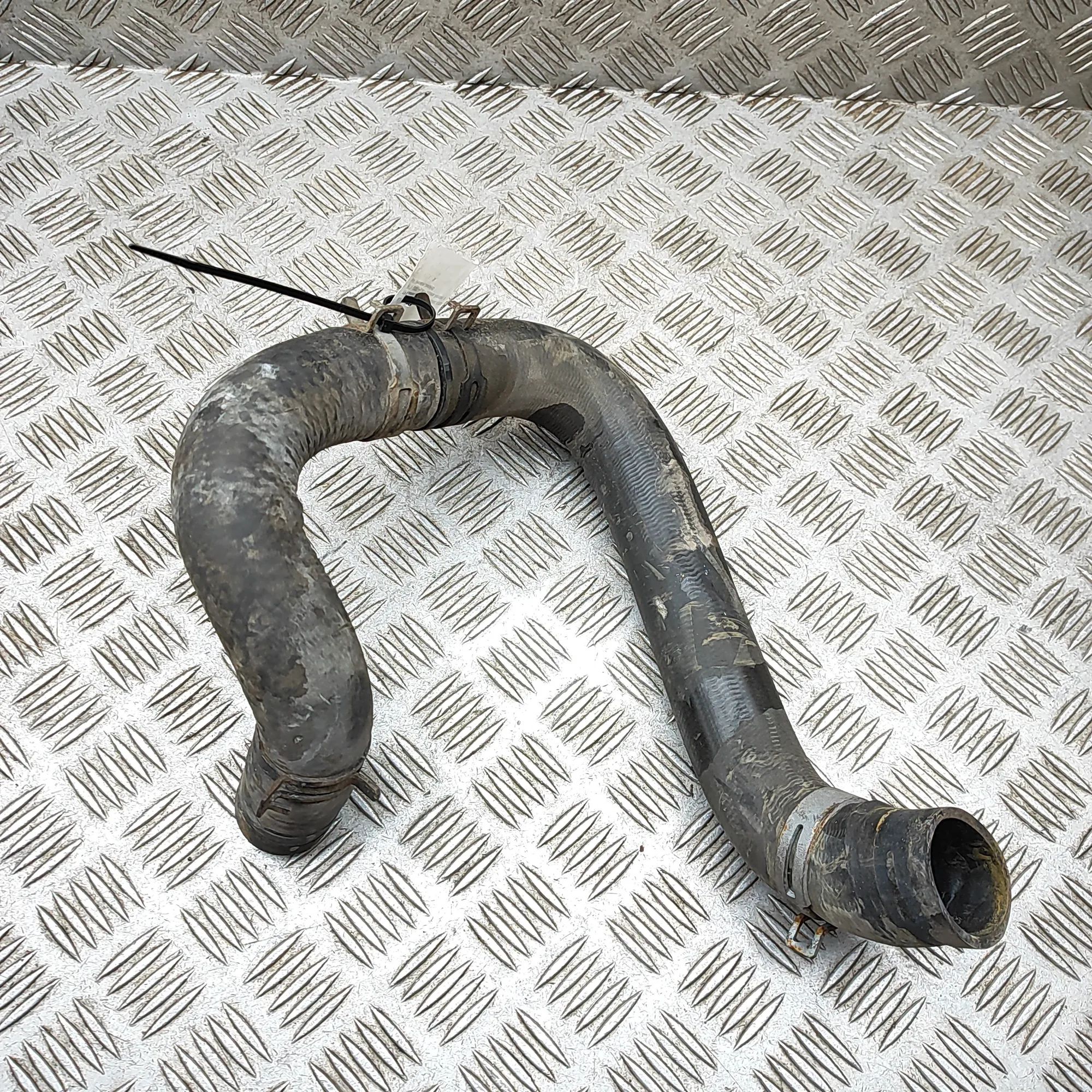 Chrysler Grand Voyager / Town & Country Шланг системы охлаждения Coolant hose — CHRYSLER GRAND (VOYAGER V RT) (2...
