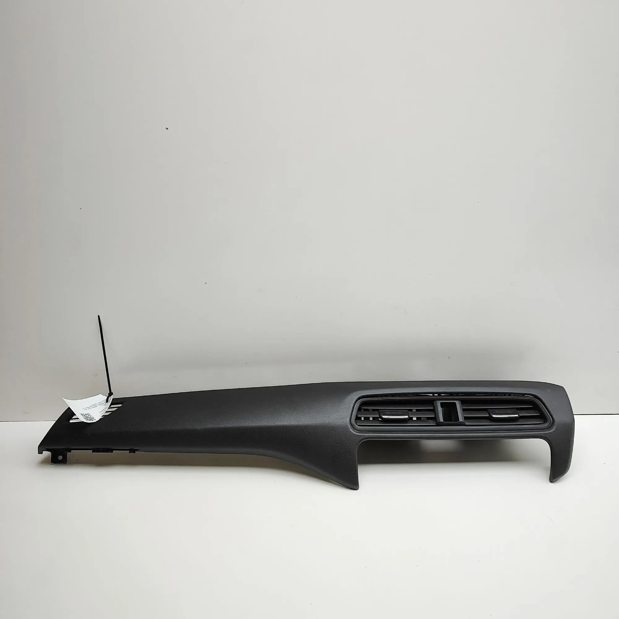 Nissan Leaf Dashboard Air Vents Dashboard Air Vents — NISSAN LEAF (ZE1) (2017-....