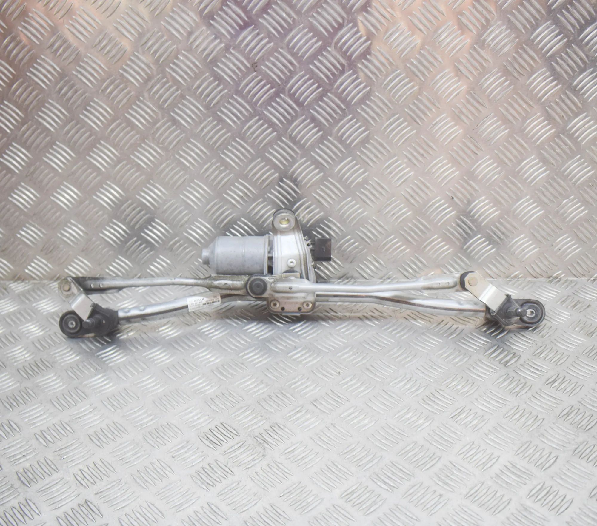 Jeep Renegade Front Windshield Wiper Mechanism Front Windshield Wiper Mechanism — JEEP RENEGAD...