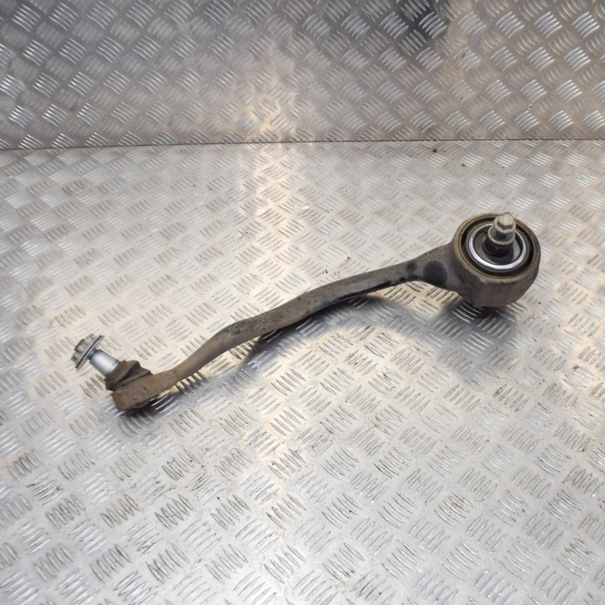 Land Rover Discovery Front Left Curved Control Arm Front Left Curved Control Arm — LAND ROVER DISC...