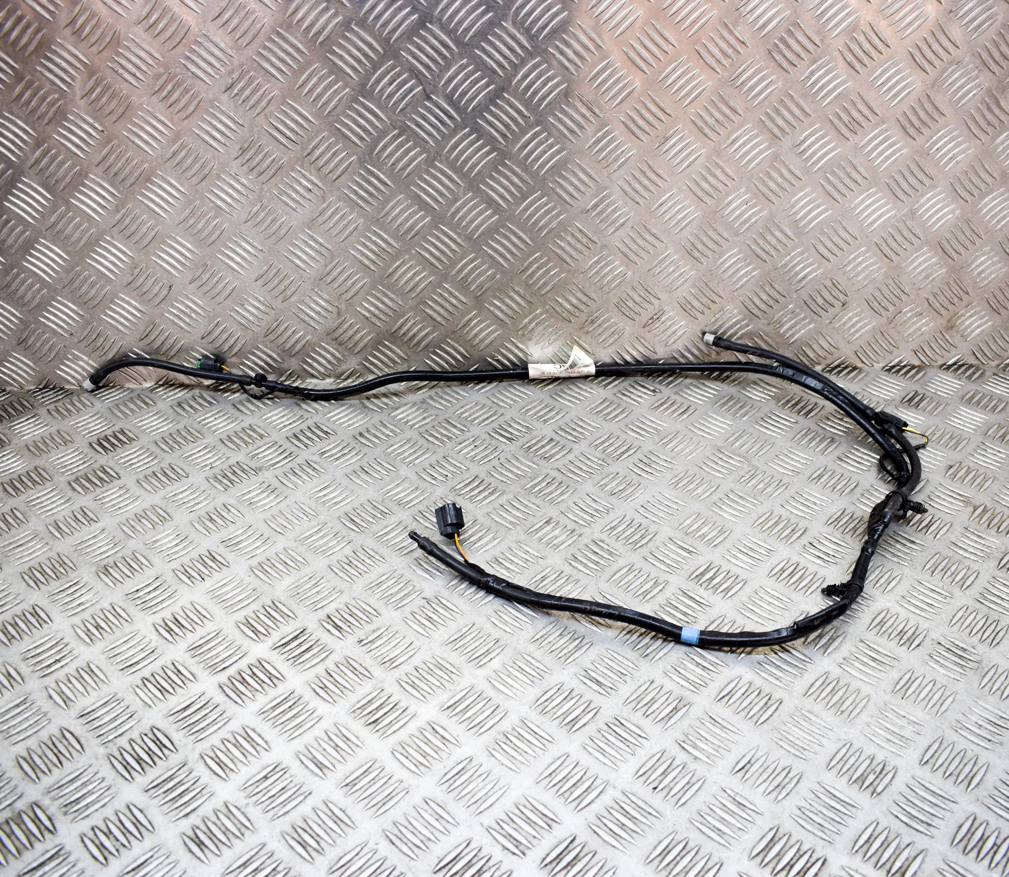 Land Rover Discovery Sport Headlight washer nozzle pipe Headlight washer nozzle pipe — LAND ROVER DISCO...