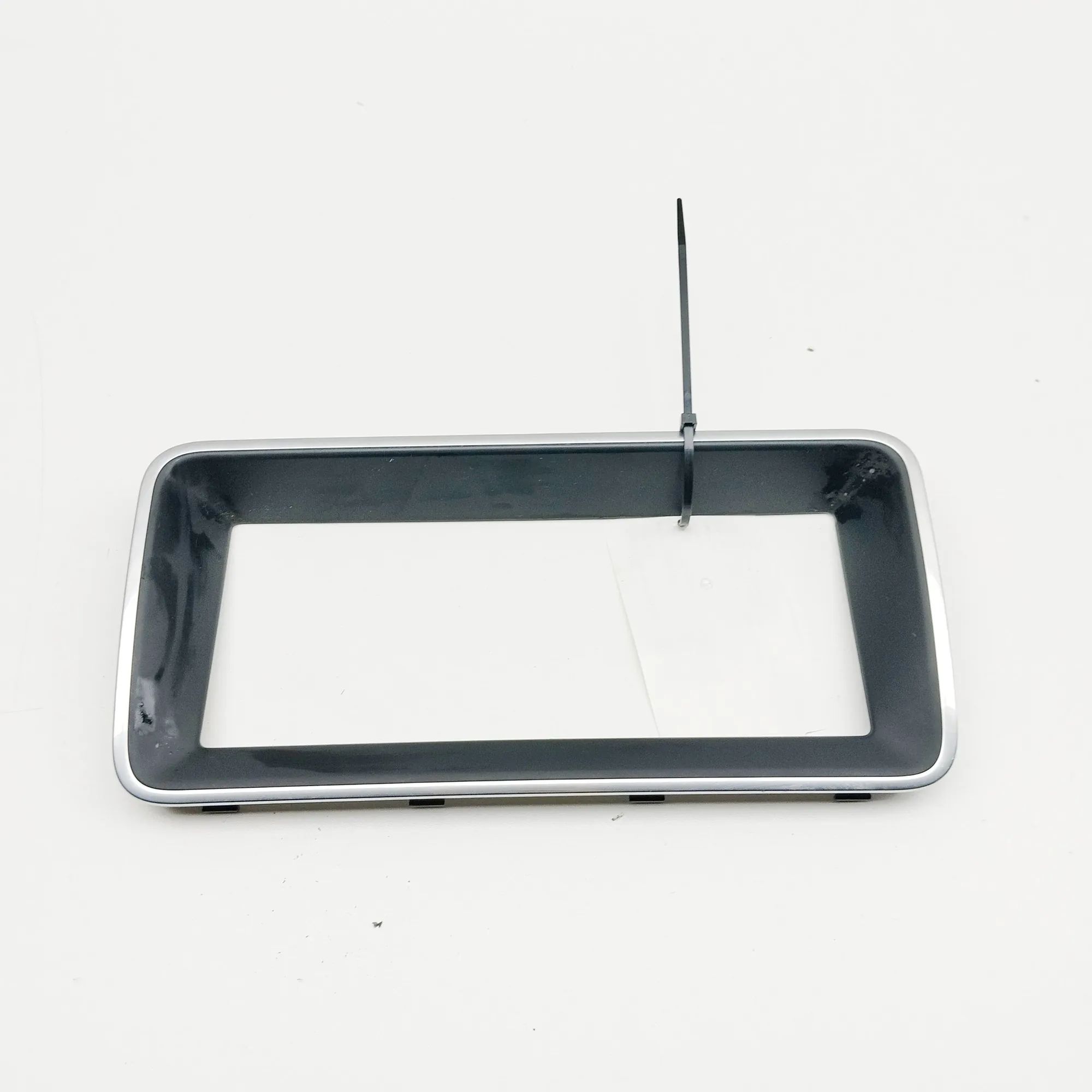 Land Rover Range Rover Evoque Navigation screen trim Navigation screen trim — LAND ROVER RANGE ROVER...