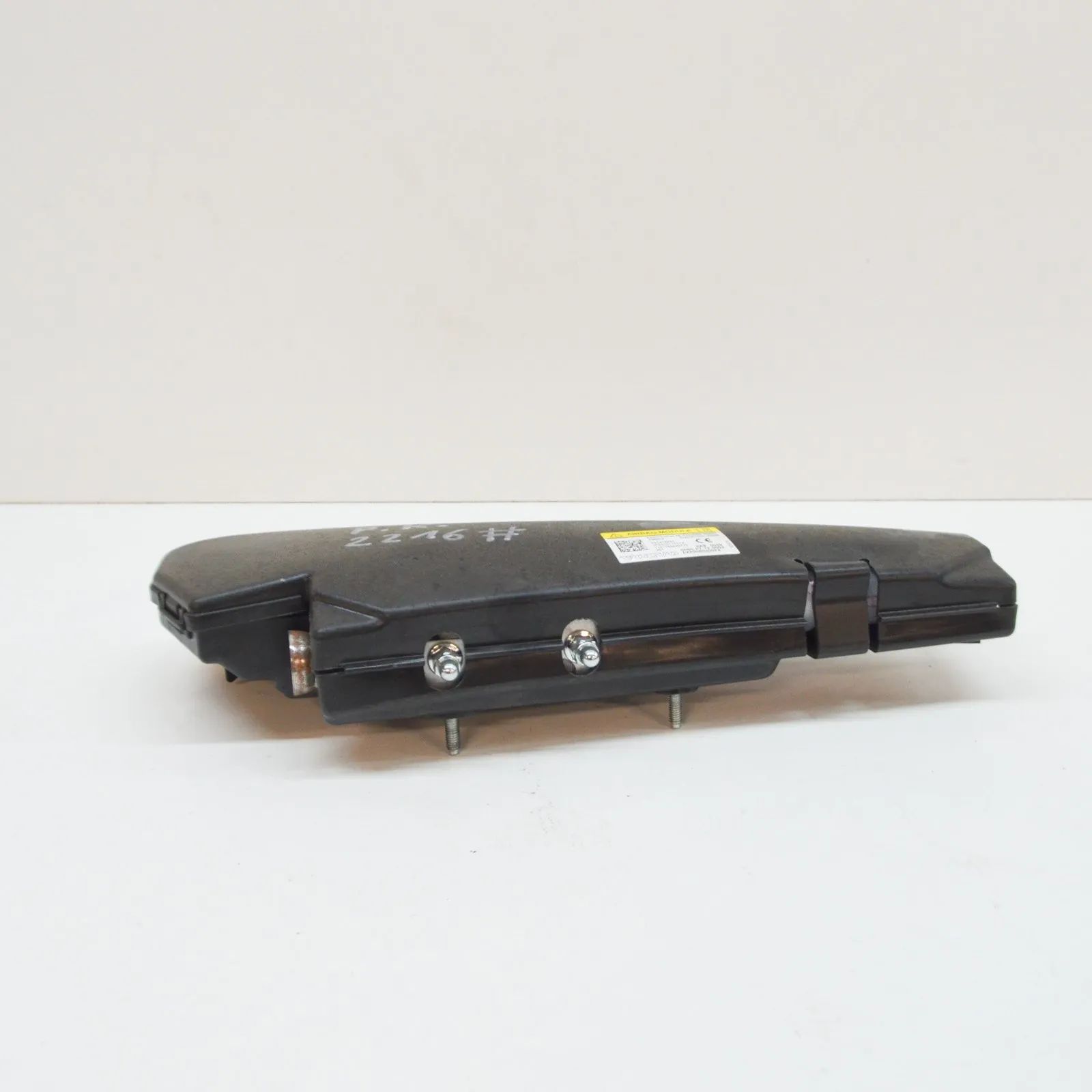 Volvo V40 Seat airbag (SRS) — front left Seat airbag (SRS) — front left — VOLVO V40 (Hat...