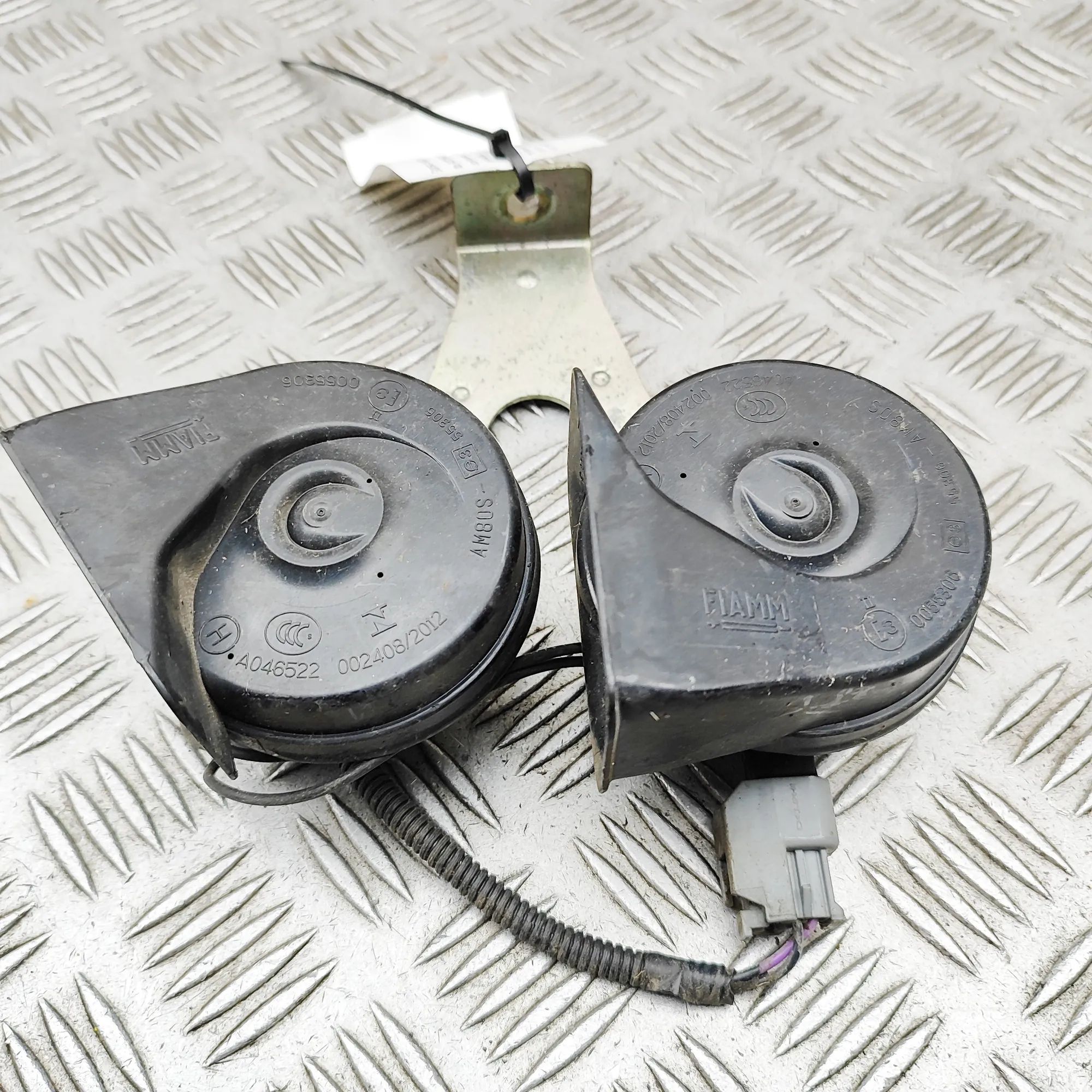 Alfa-Romeo Giulietta (940) Horn signal Horn signal — ALFA ROMEO GIULIETTA (940_) (2010...