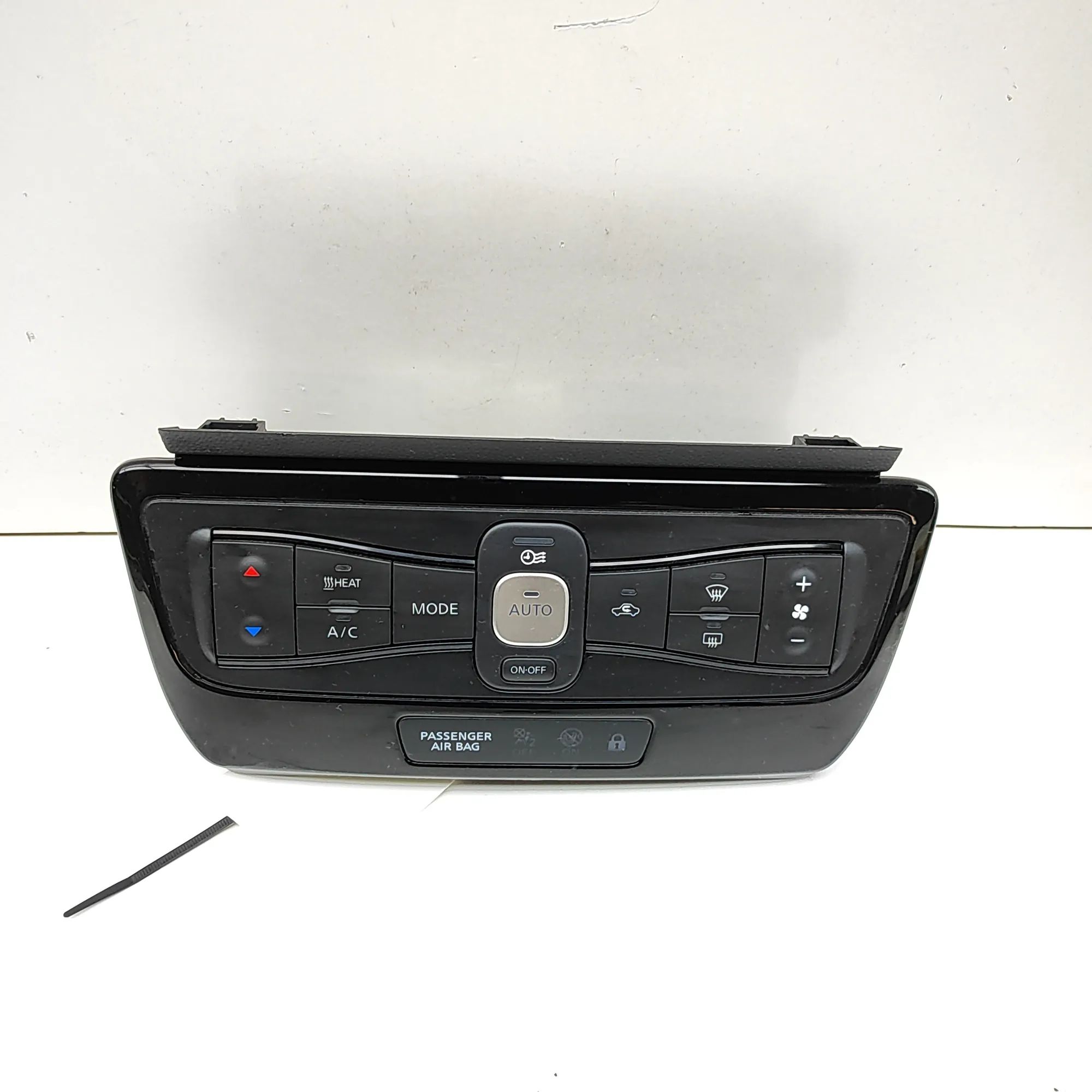 Nissan Leaf Climate control unit Climate control unit — NISSAN LEAF (ZE1) (2017-...