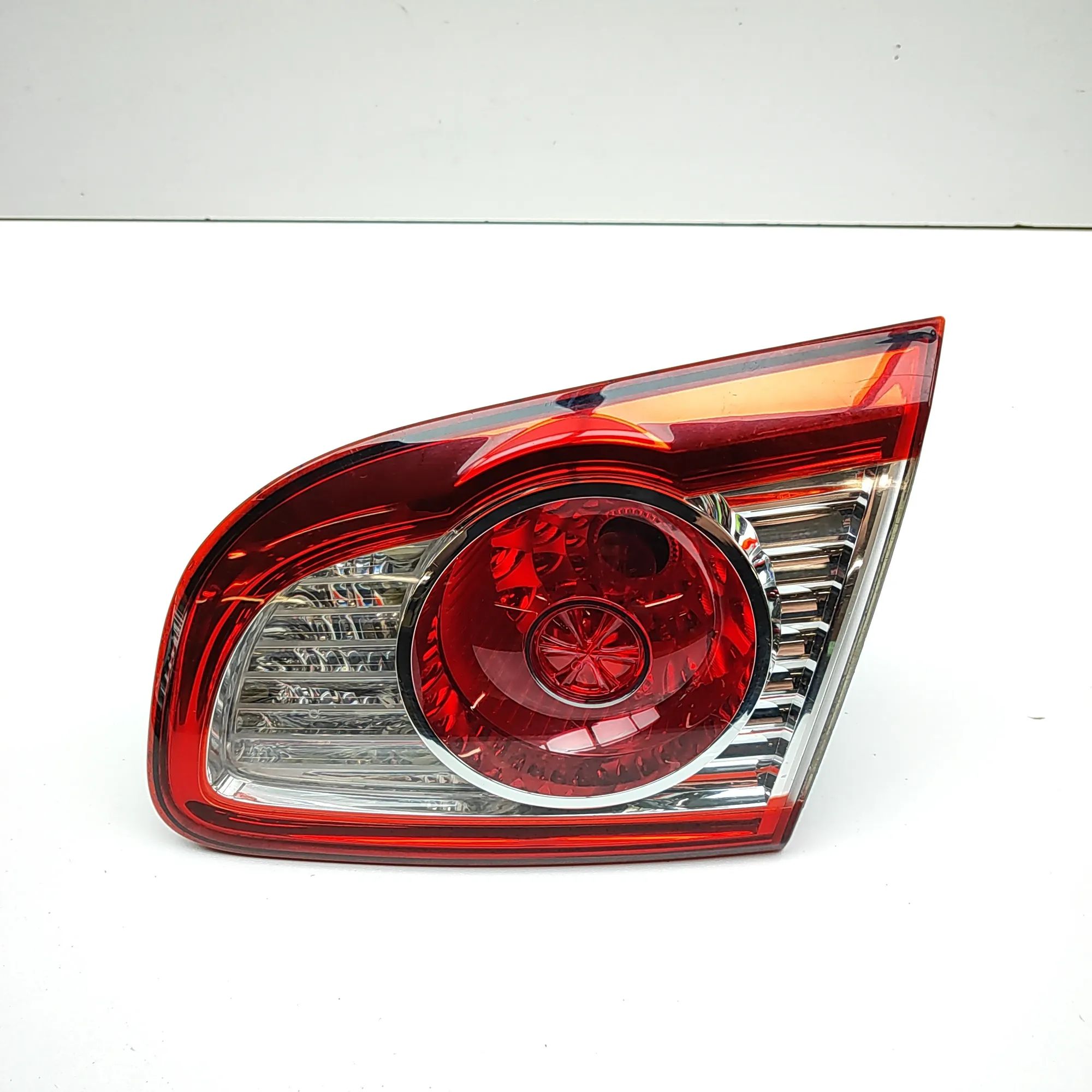 Hyundai Santa Fe Right Side Tailgate Tail Light Right Side Tailgate Tail Light — HYUNDAI SANTA ...