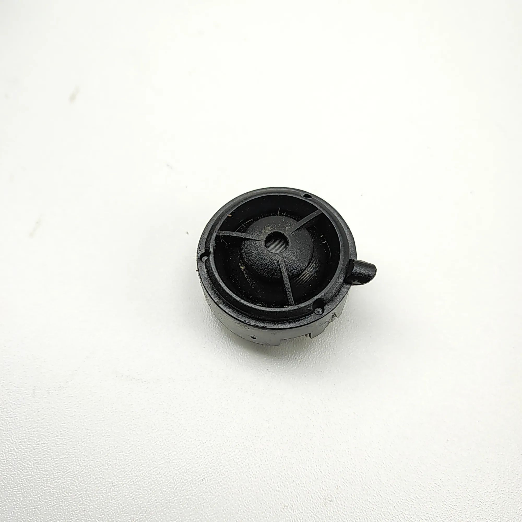 Maserati GranTurismo / GranCabrio Front Right Door Speaker Front Right Door Speaker — MASERATI GRAN (TURIS...