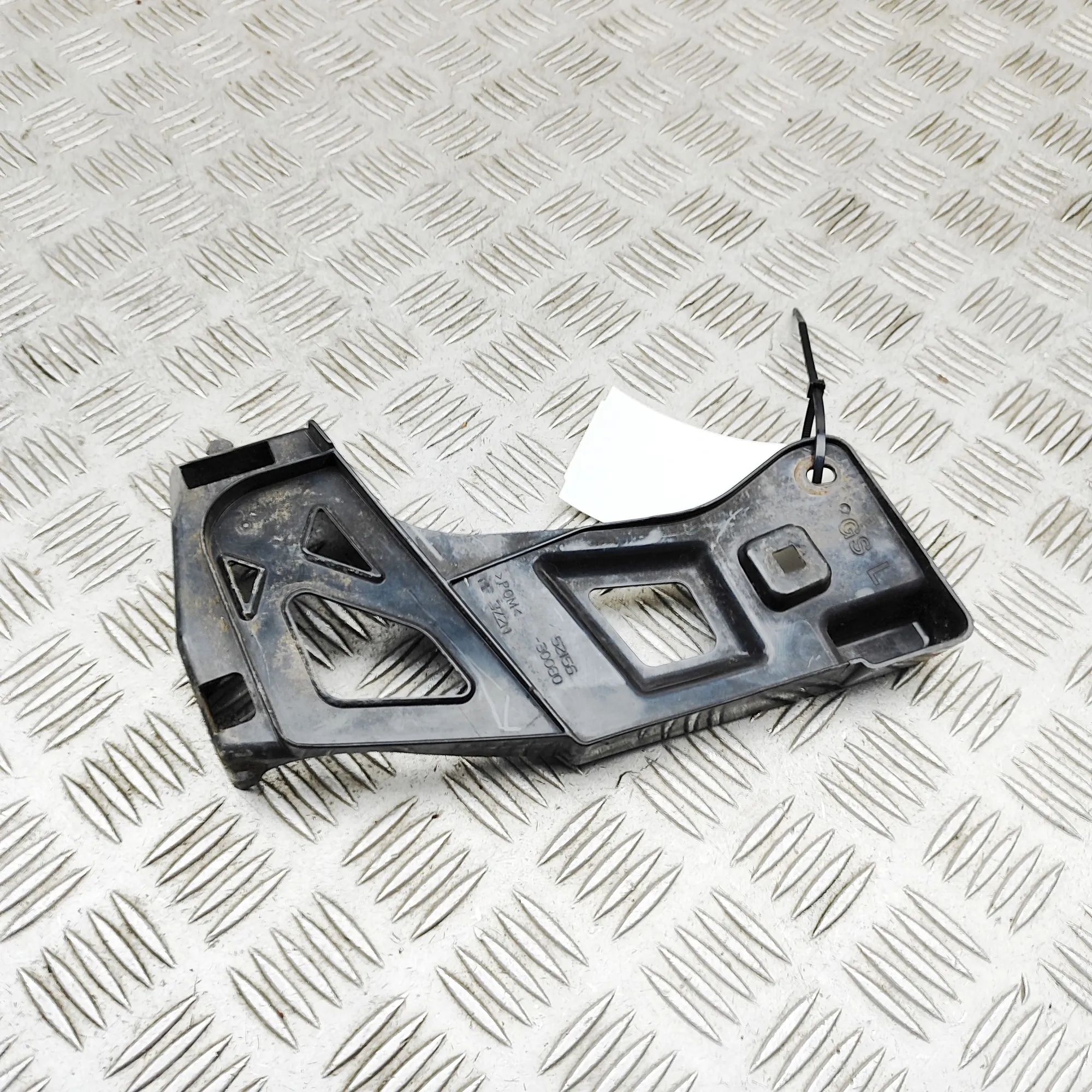 Lexus GS Rear Left Bumper Bracket Rear Left Bumper Bracket — LEXUS GS (_L1_) (201...