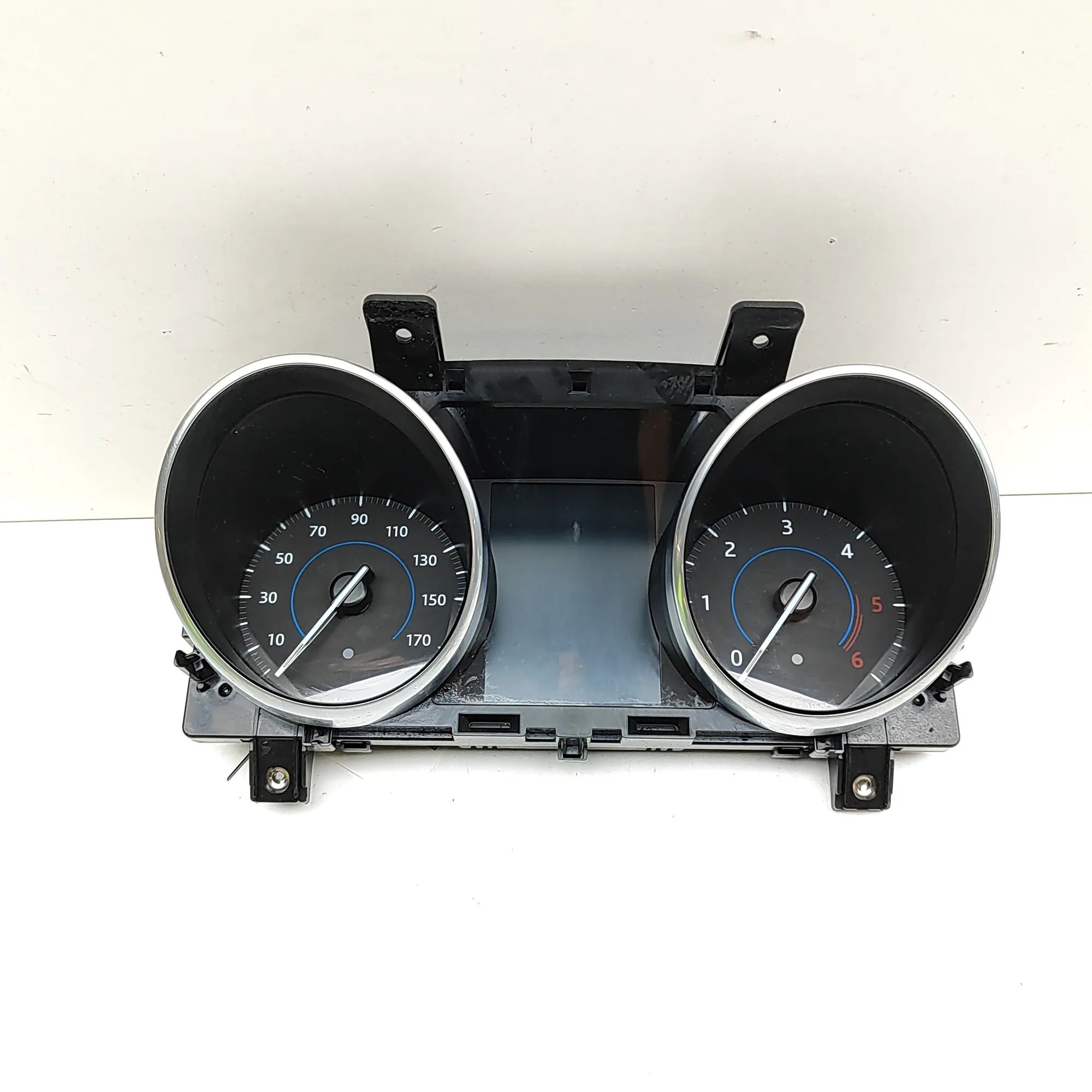 Jaguar XE Instrument Cluster Speedometer Instrument Cluster Speedometer — JAGUAR XE (X76...