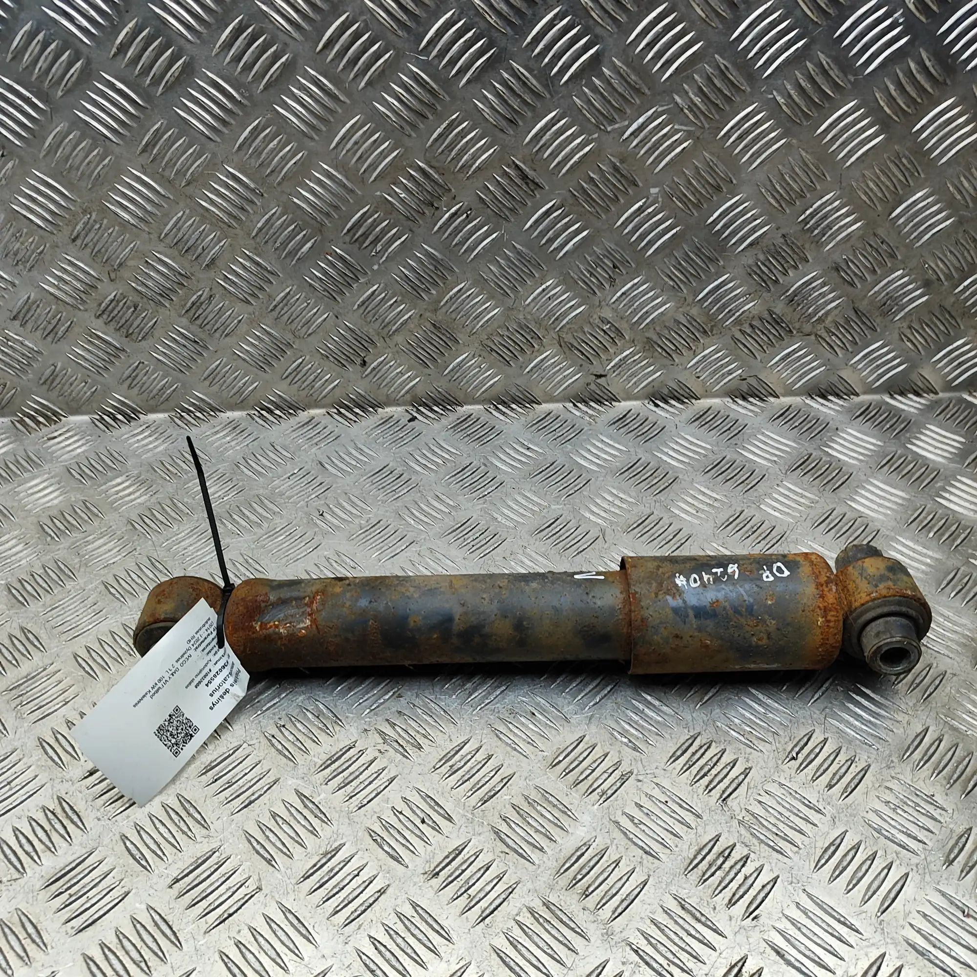 Iveco Daily Shock absorber — front right Shock absorber — front right — IVECO DAILY (VI ...