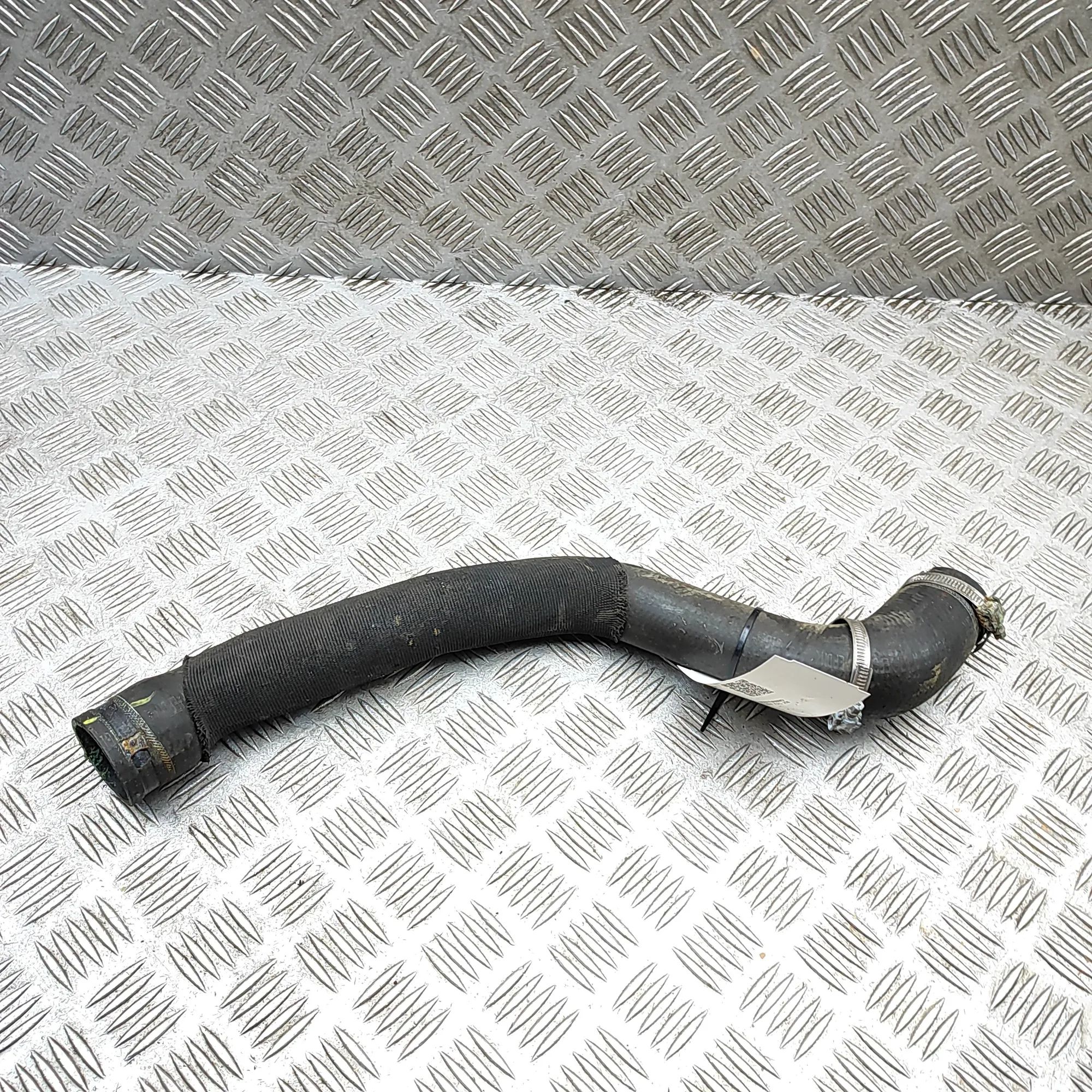 Maserati GranTurismo / GranCabrio Шланг системы охлаждения Coolant hose — MASERATI GRAN (TURISMO) (2007-.....