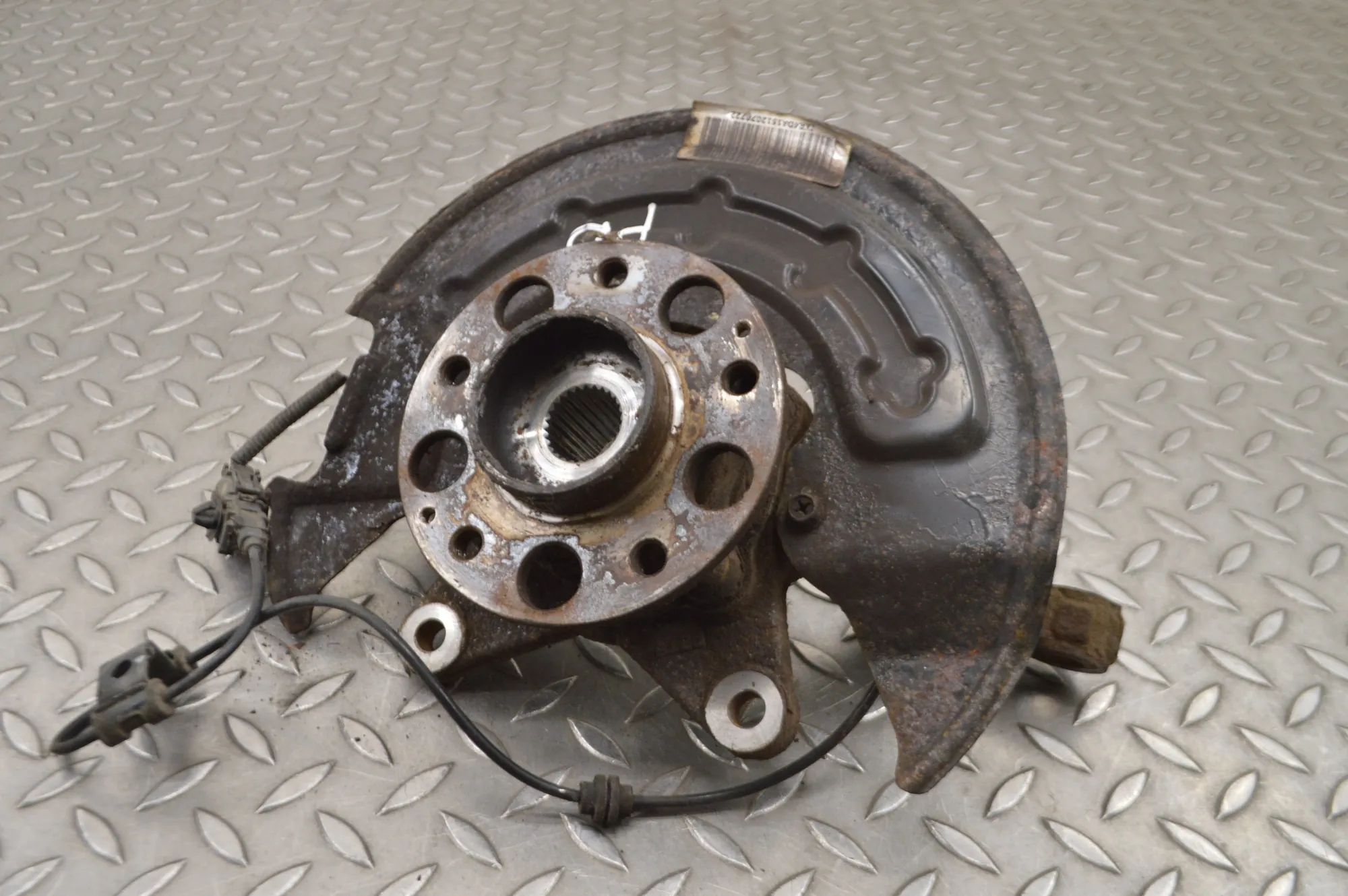 Ssangyong Tivoli, XLV Front Right Wheel Hub Front Right Wheel Hub — SSANGYONG TIVOLI (2015-...