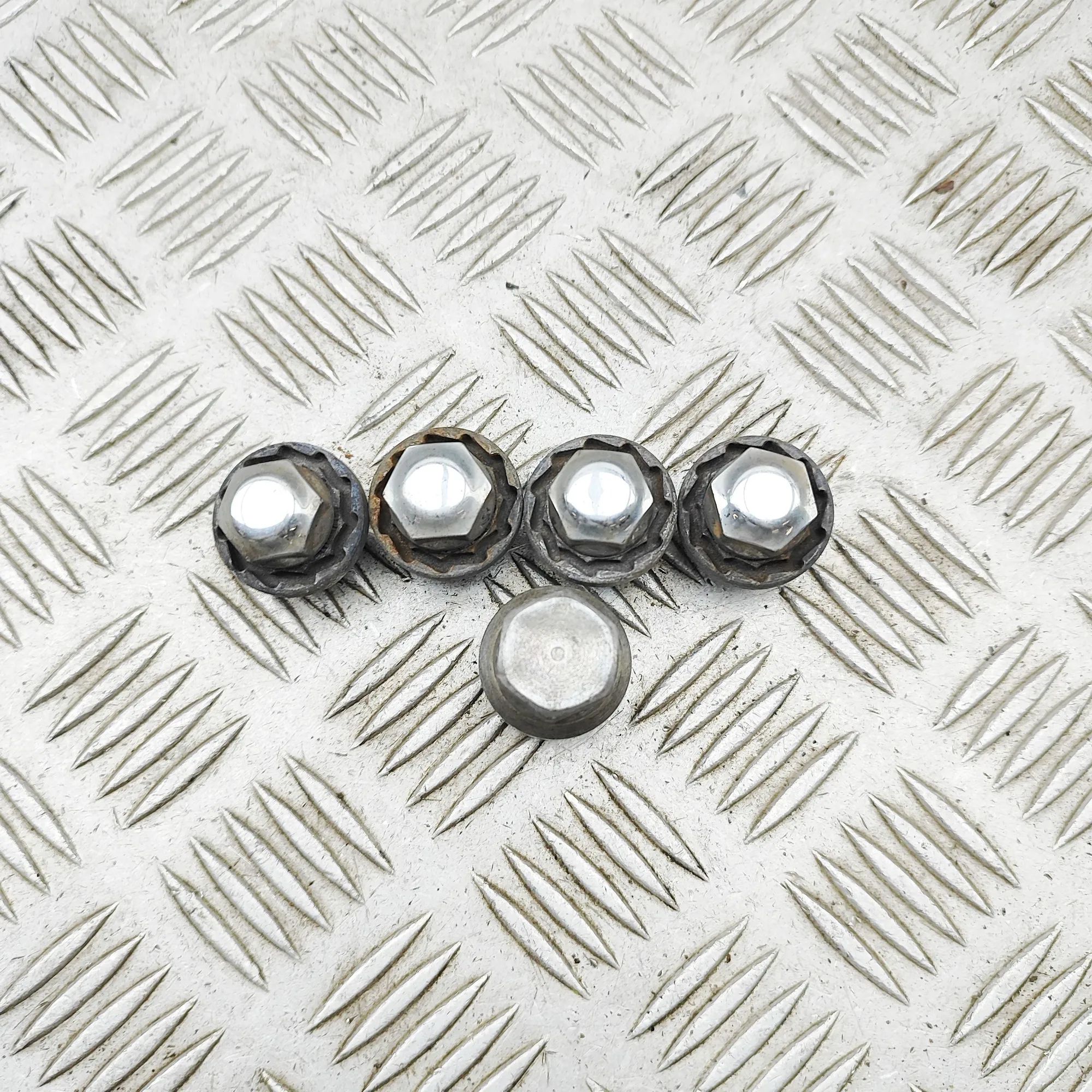 Kia Optima (JF) Locking wheel bolt set