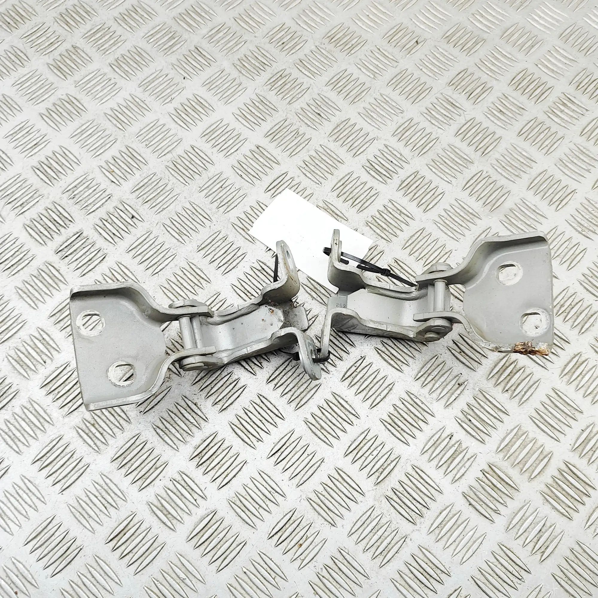 Opel Vivaro (B) Door hinge set — front right Door hinge set — front right — OPEL VIVARO (Van...