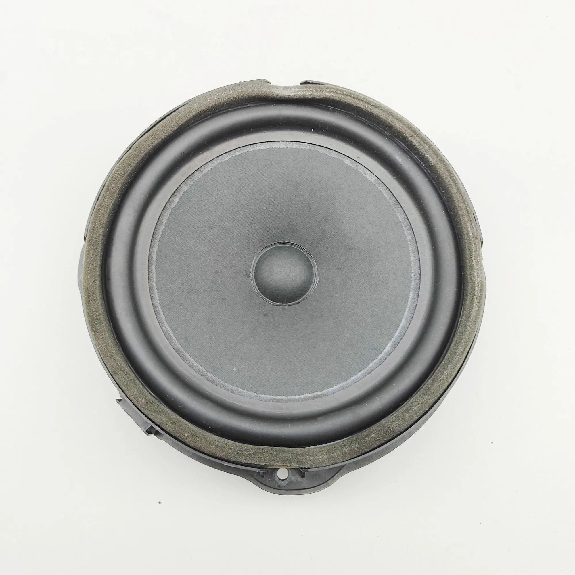 Audi Q3 (F3) Front Right Door Speaker Front Right Door Speaker — AUDI Q3 (Sportback F...