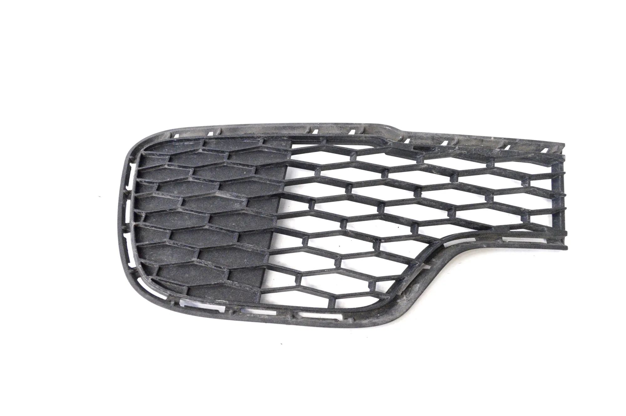 Maserati Ghibli Grille — front — left Grille — front — left — MASERATI GHIBLI (M157) ...