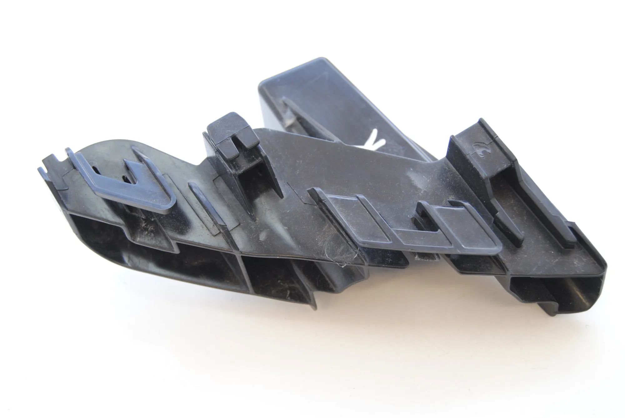 Lexus NX Rear Left Bumper Bracket Rear Left Bumper Bracket — LEXUS NX (_Z1_) (201...