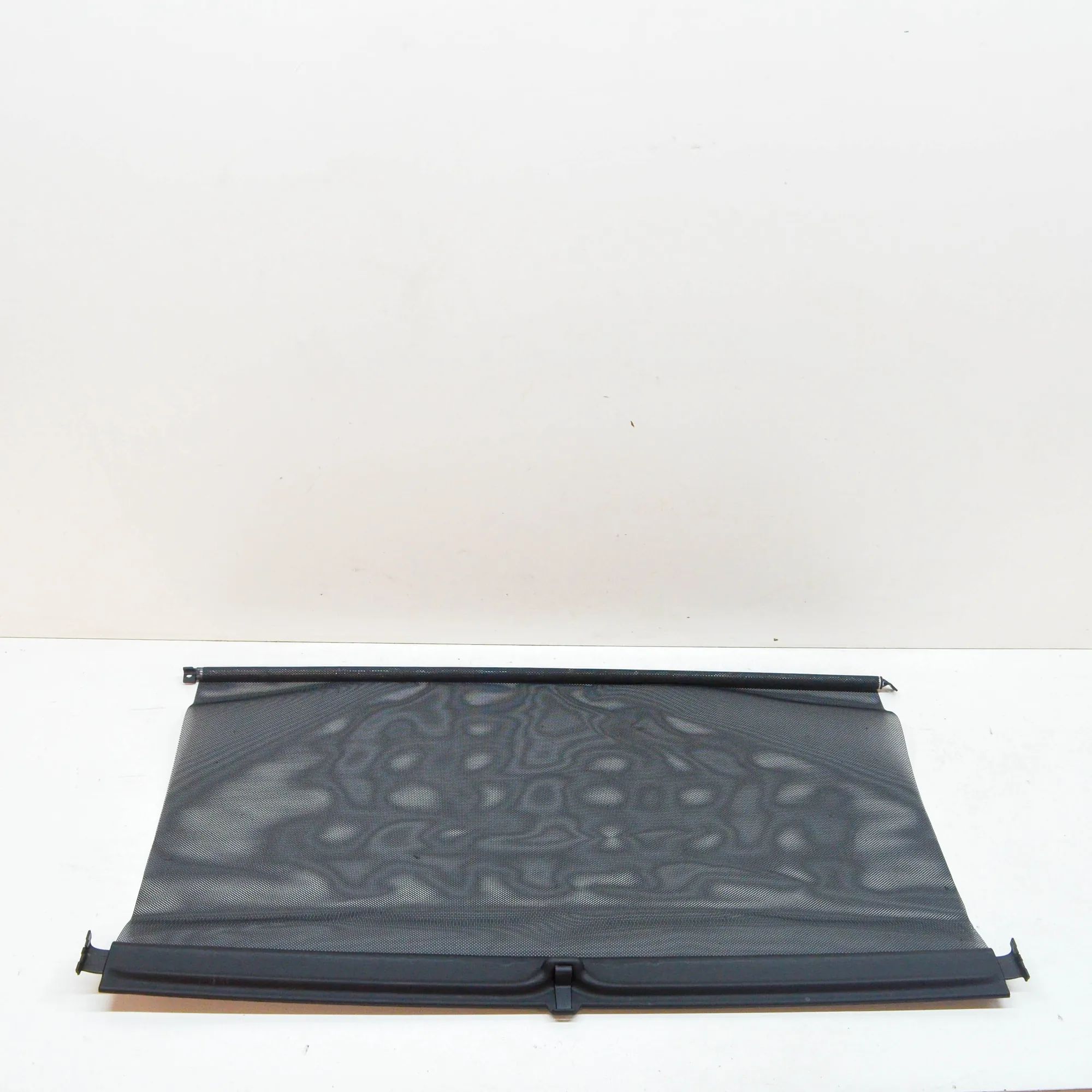 Land Rover Discovery Rear Left Door Sun Blind Roller Rear Left Door Sun Blind Roller — LAND ROVER DI...