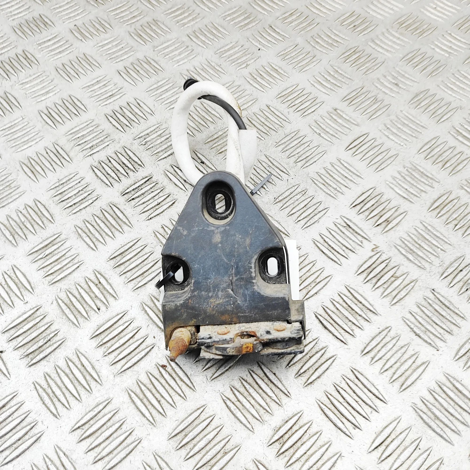 Opel Vivaro (B) Door lock — rear right Door lock — rear right — OPEL VIVARO (Van) (201...