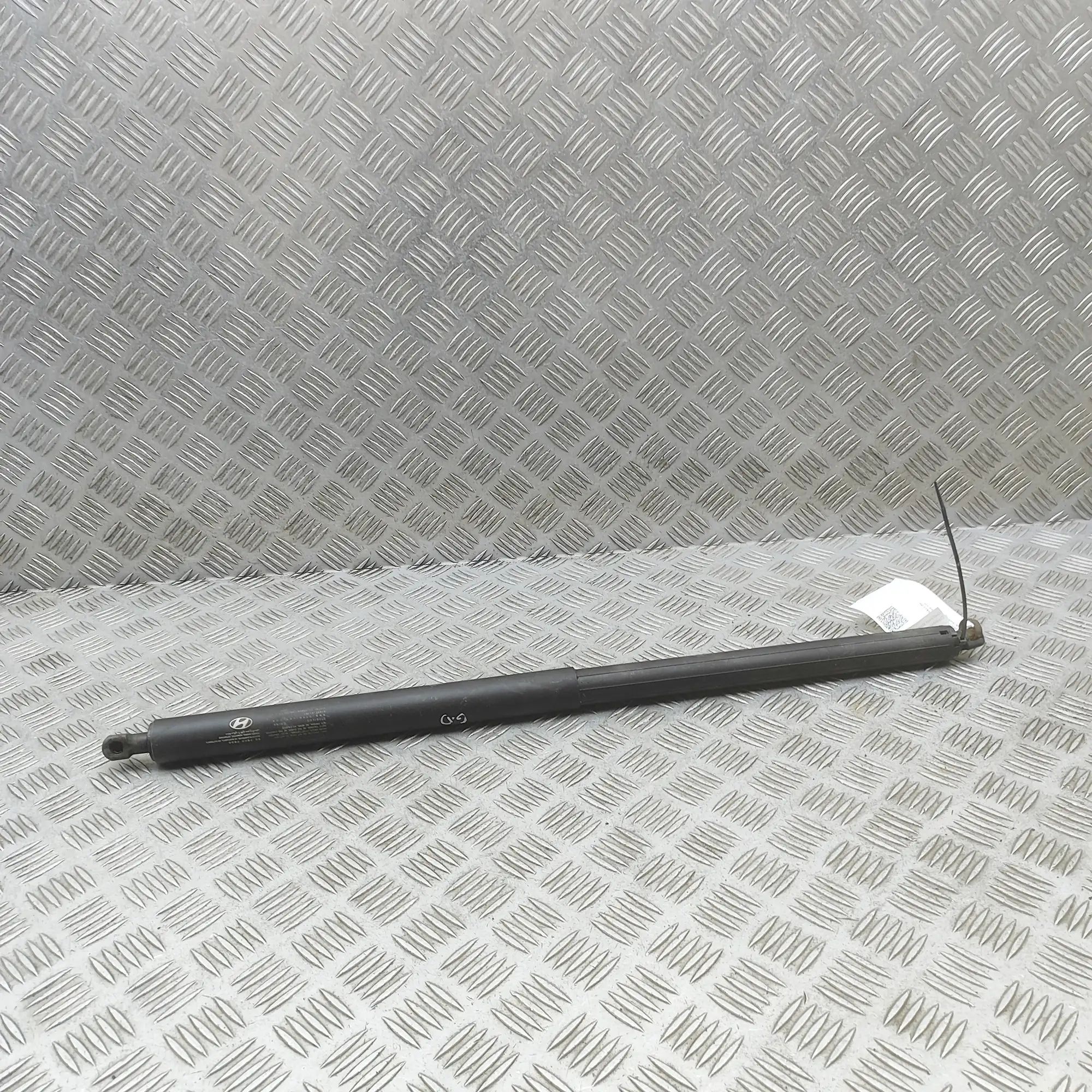 Hyundai Ioniq Right Side Tailgate Gas Strut Right Side Tailgate Gas Strut — HYUNDAI IONIQ (...