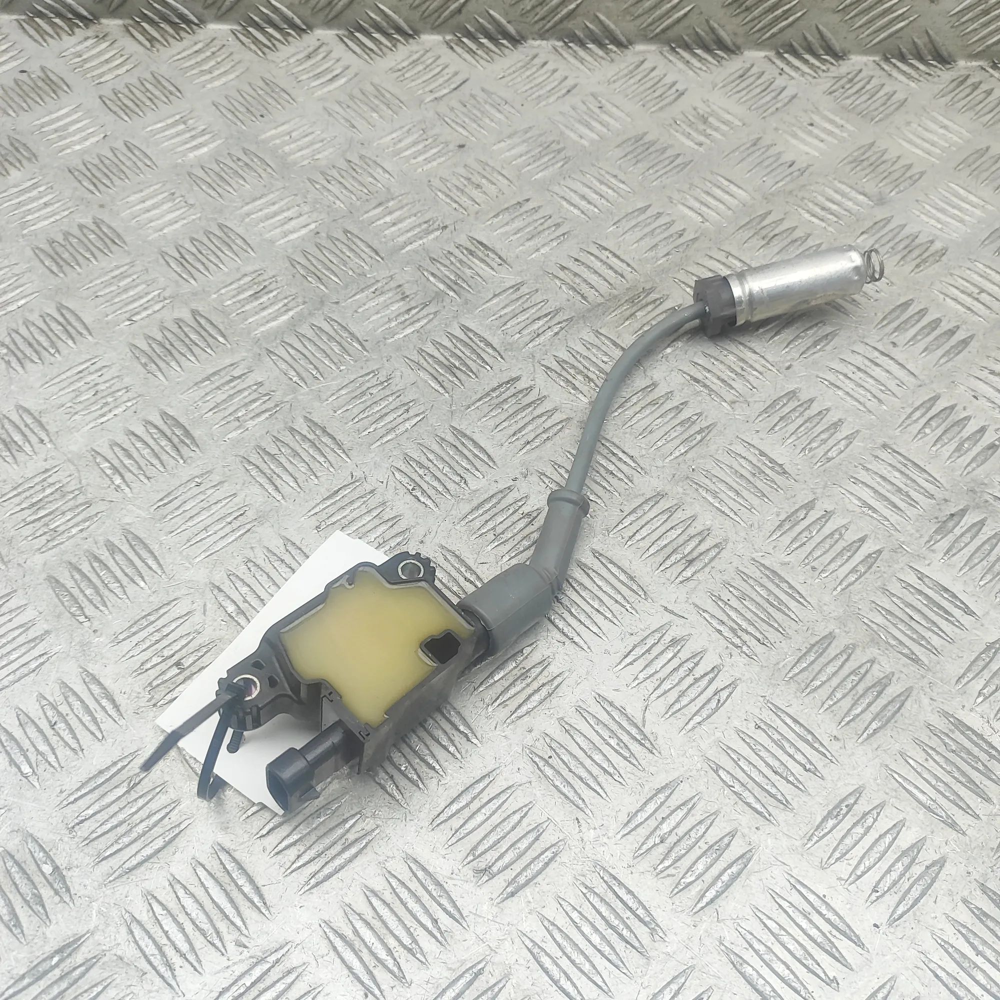 Chevrolet Corvette (C7) High voltage ignition coil High voltage ignition coil — CHEVROLET CORVETTE...
