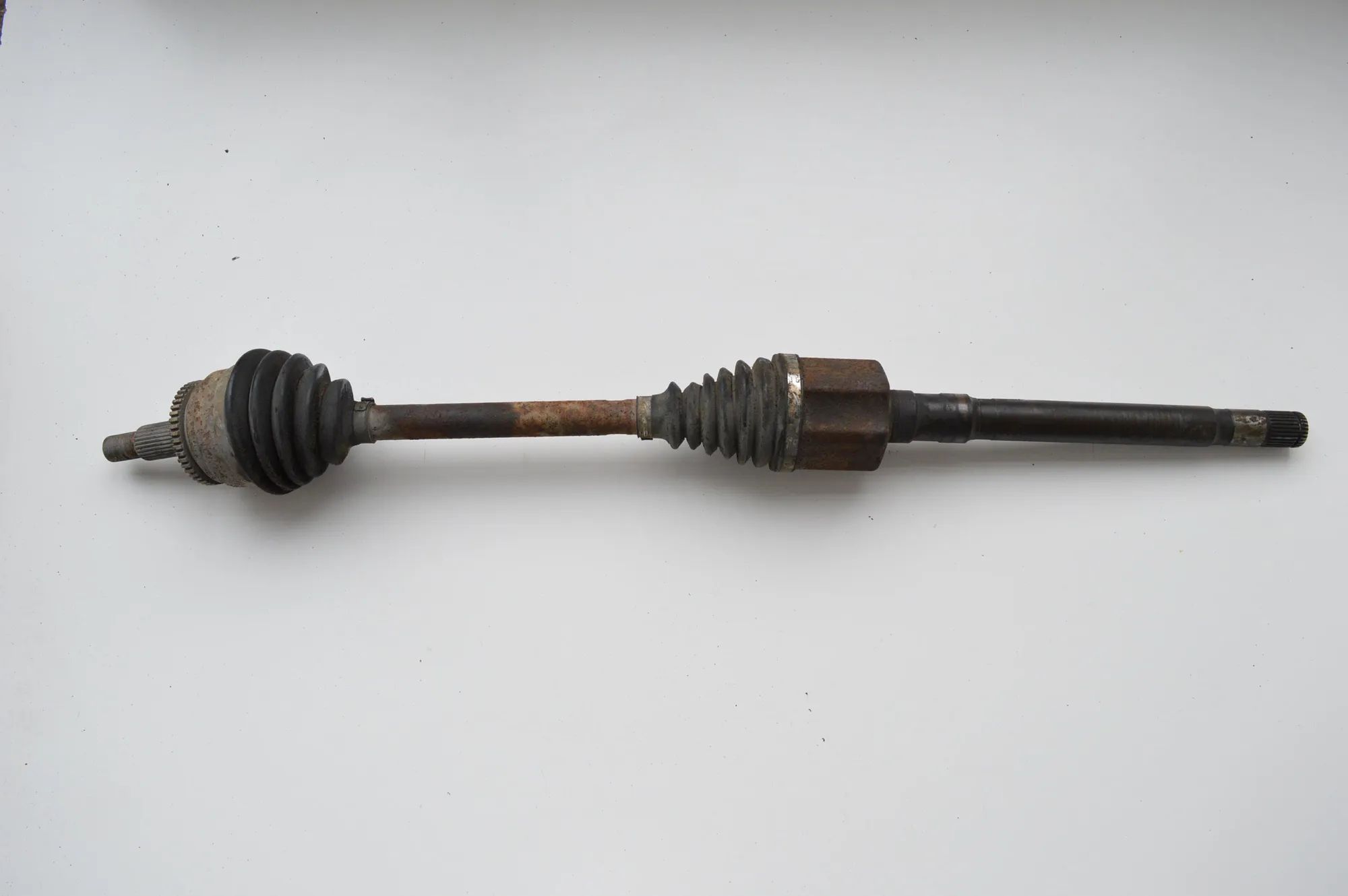 Land Rover Discovery Front Right Driveshaft Front Right Driveshaft — LAND ROVER DISCOVERY (...