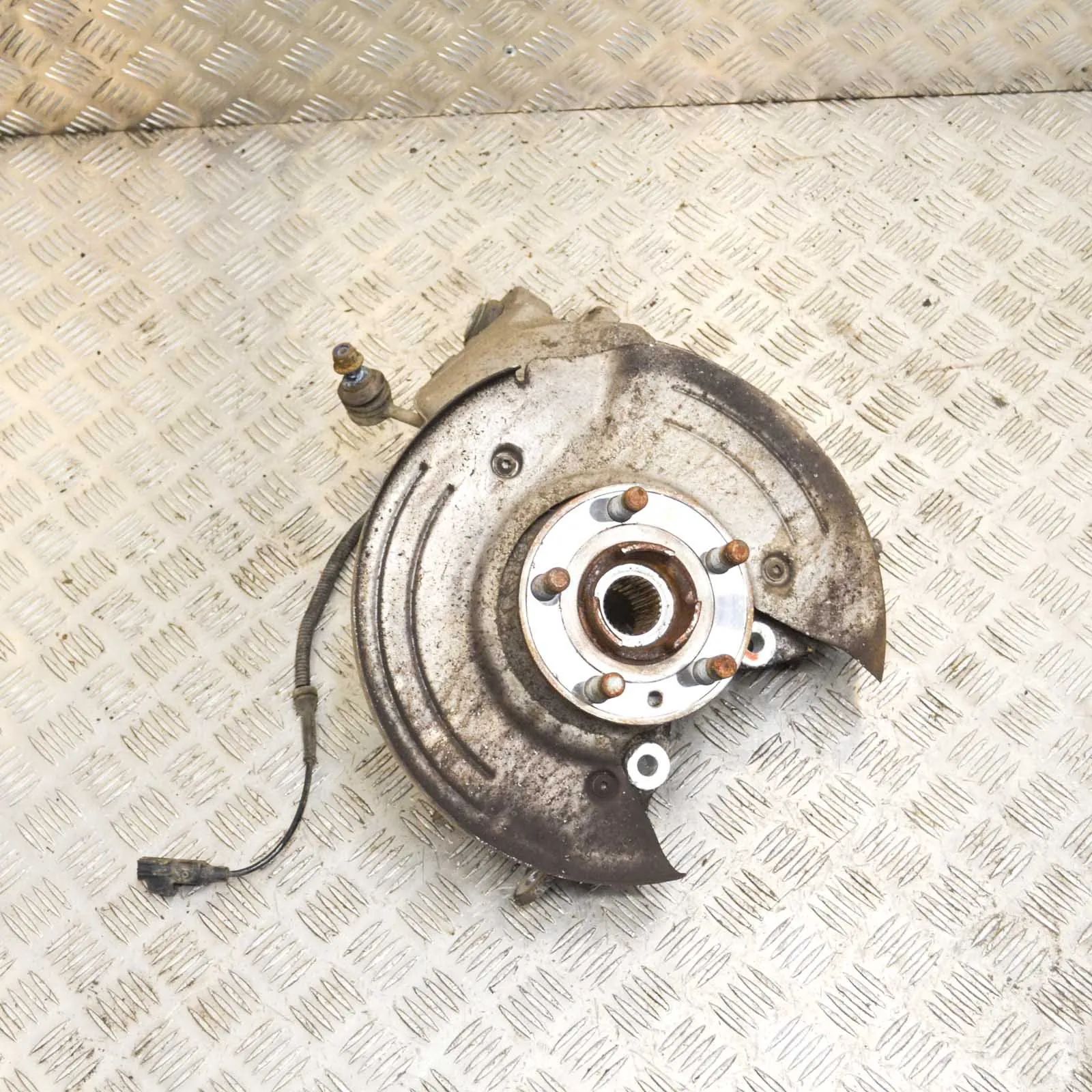 Land Rover Discovery Sport Rear Right Wheel Hub Rear Right Wheel Hub — LAND ROVER DISCOVERY SPO...