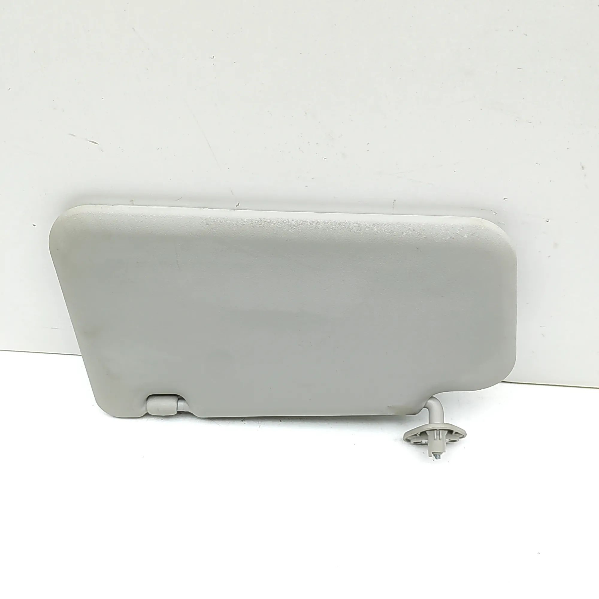 Nissan Leaf Sun visor — right Sun visor — right — NISSAN LEAF (ZE1) (2017-......
