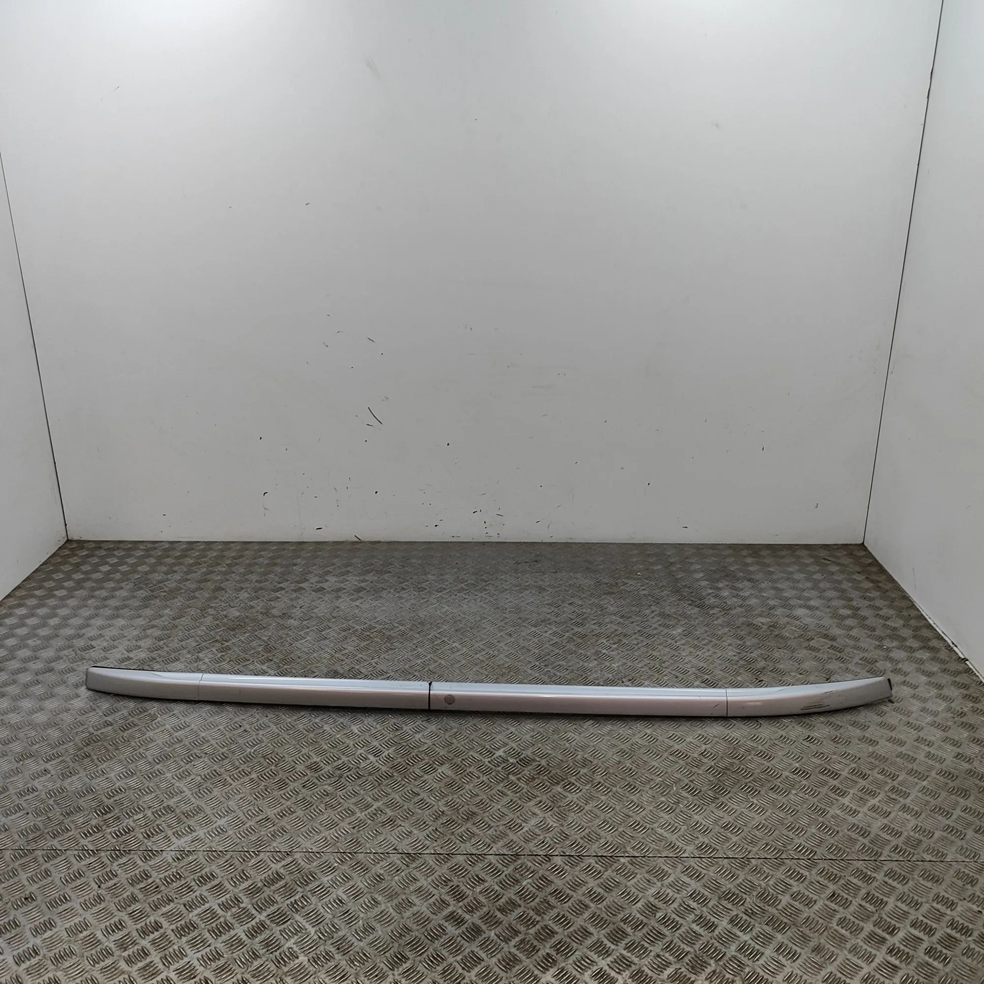 Mitsubishi Outlander Left Side Roof Rail Left Side Roof Rail — MITSUBISHI OUTLANDER (III...