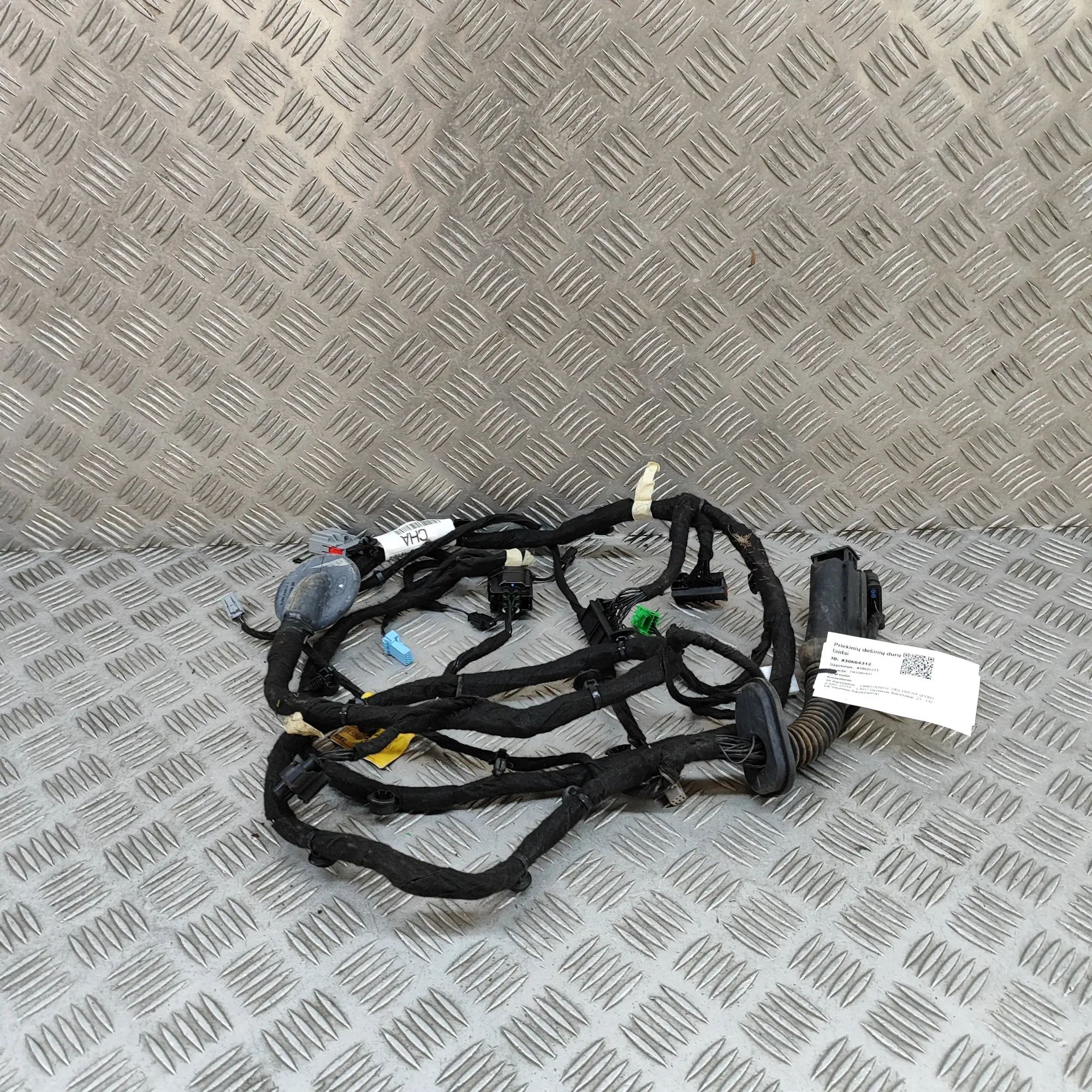 Land Rover Discovery Sport Door wiring — front right Door wiring — front right — LAND ROVER DISCOVER...