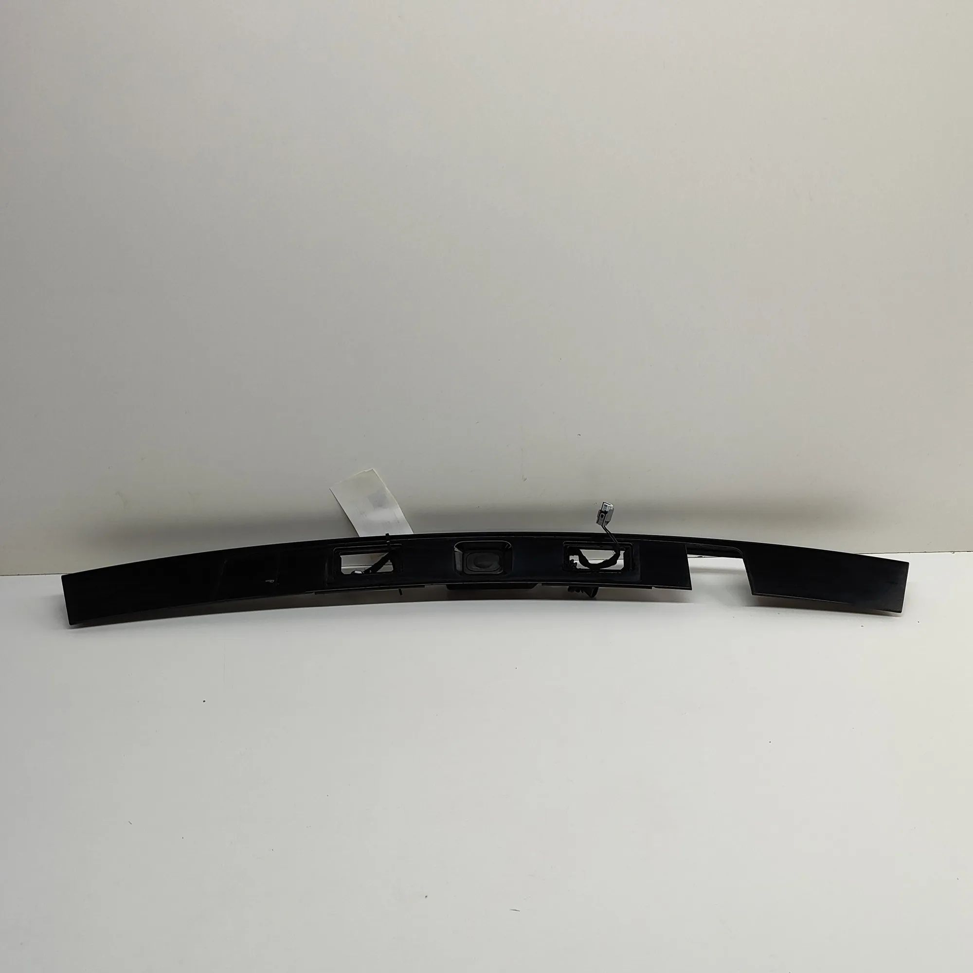 Land Rover Discovery Sport Trim Number Plate Light Trim Number Plate Light — LAND ROVER DISCOVERY ...