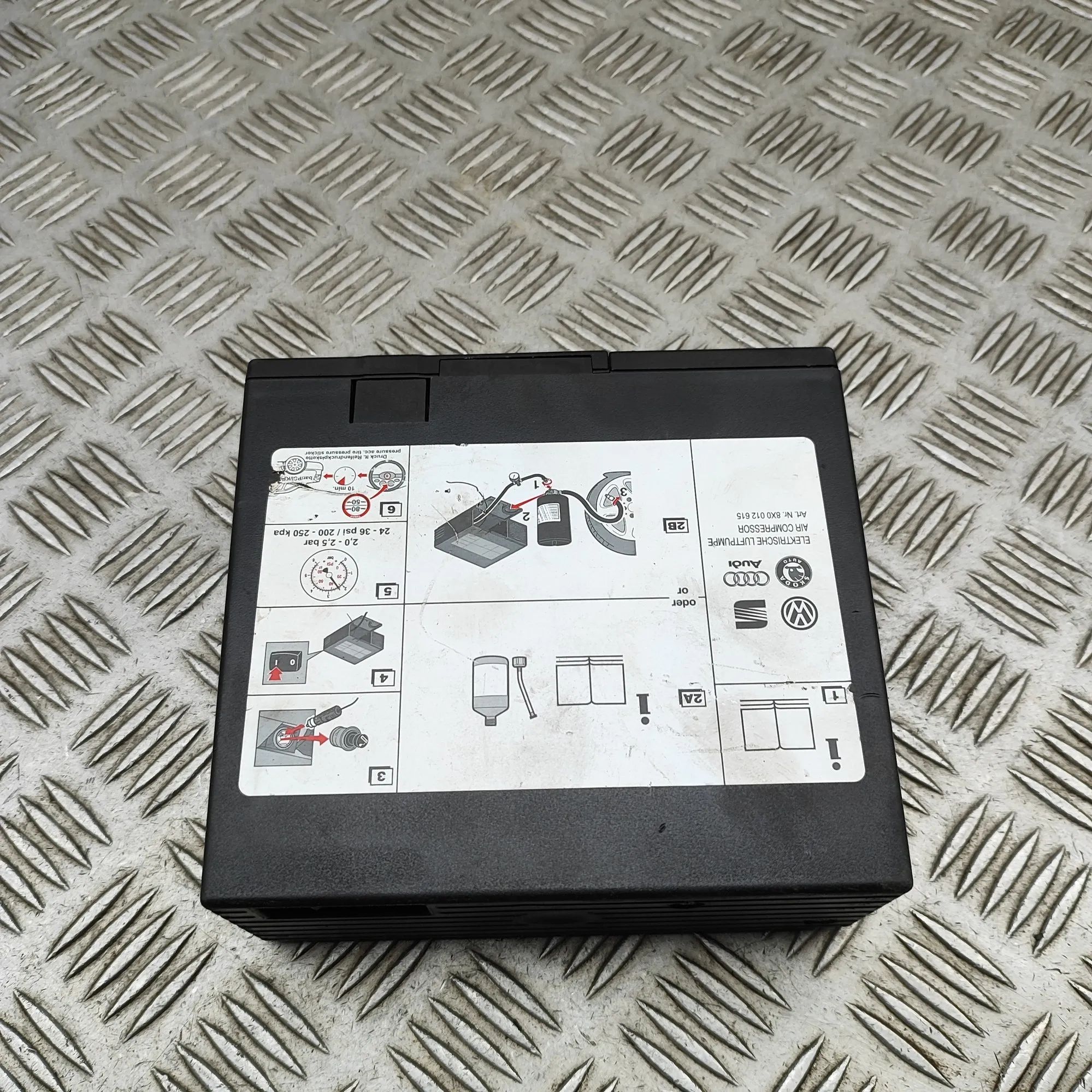 Audi A1 (8X) Tyre compressor Tyre compressor — AUDI A1 (8X1, 8XK) (2010-2018...
