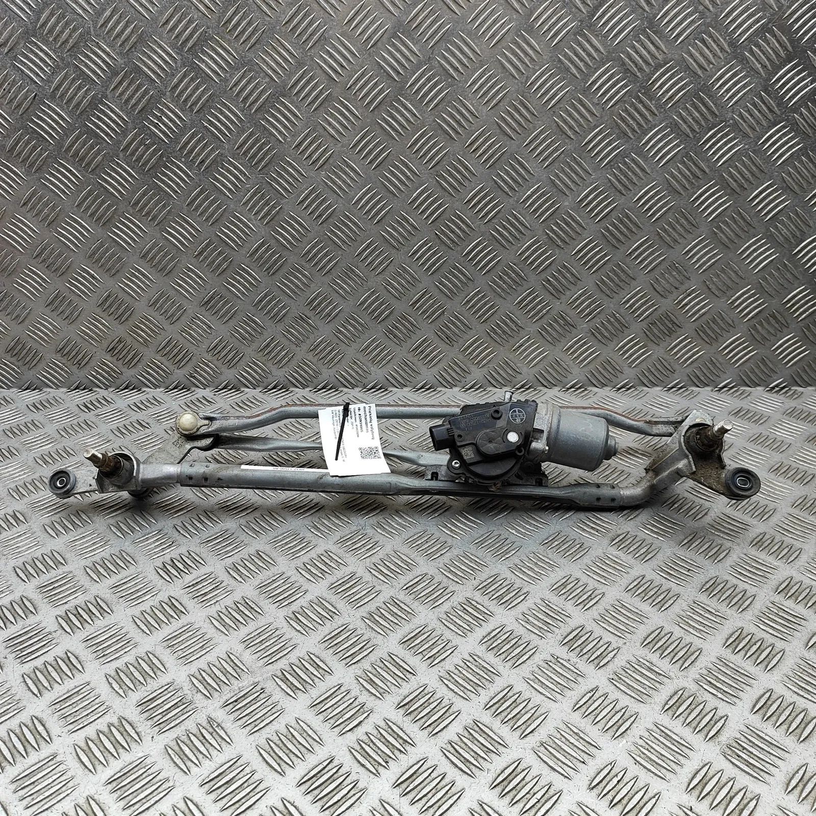 Land Rover Discovery Front Windshield Wiper Mechanism Front Windshield Wiper Mechanism — LAND ROVER D...