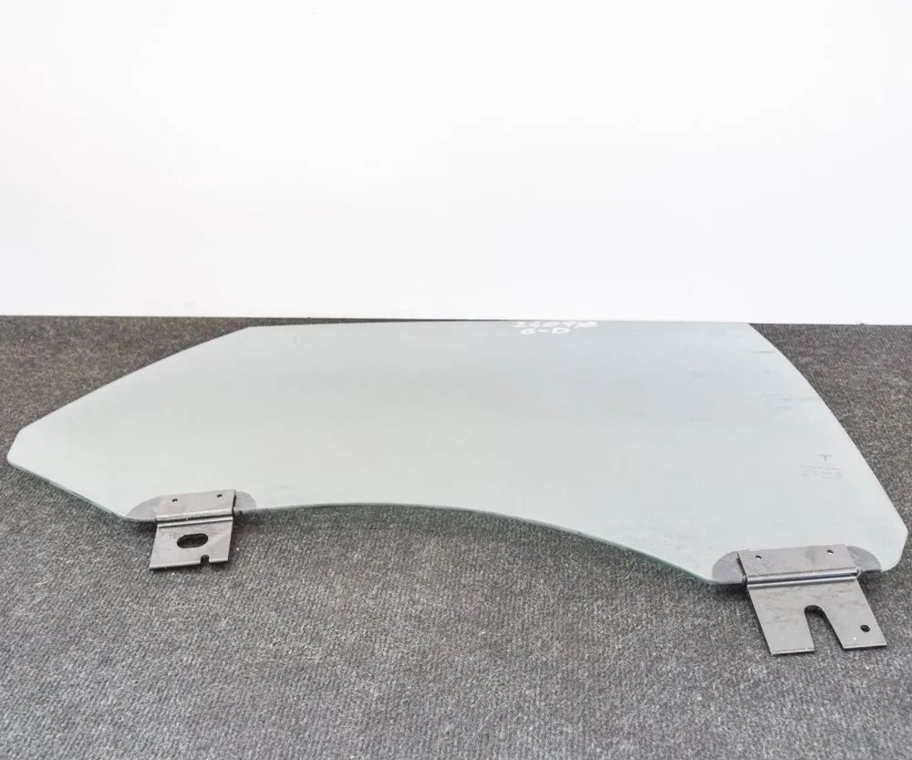 Tesla Model S Right rear door window