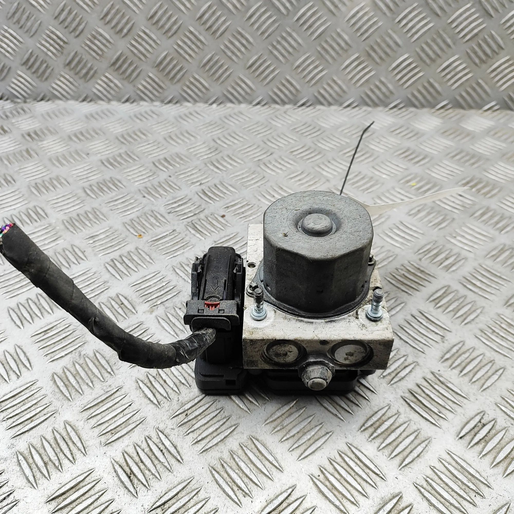 Tesla Model S ABS hydraulic pump