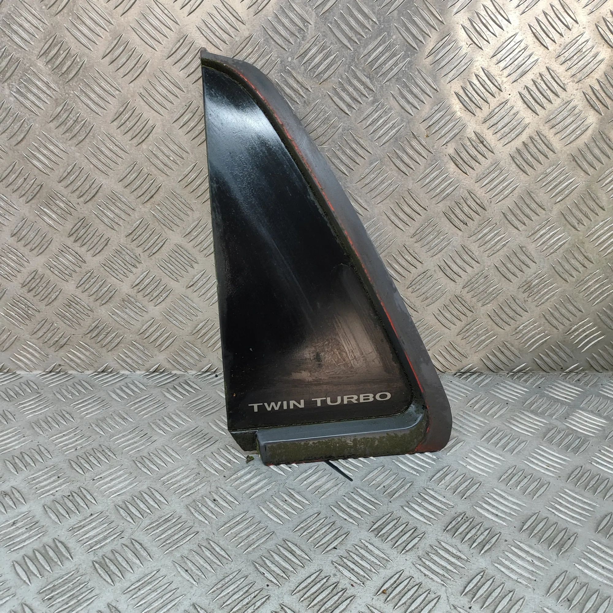 Mitsubishi 3000 GT Rear door left-hand window Rear door left-hand window — MITSUBISHI 3000 (G...