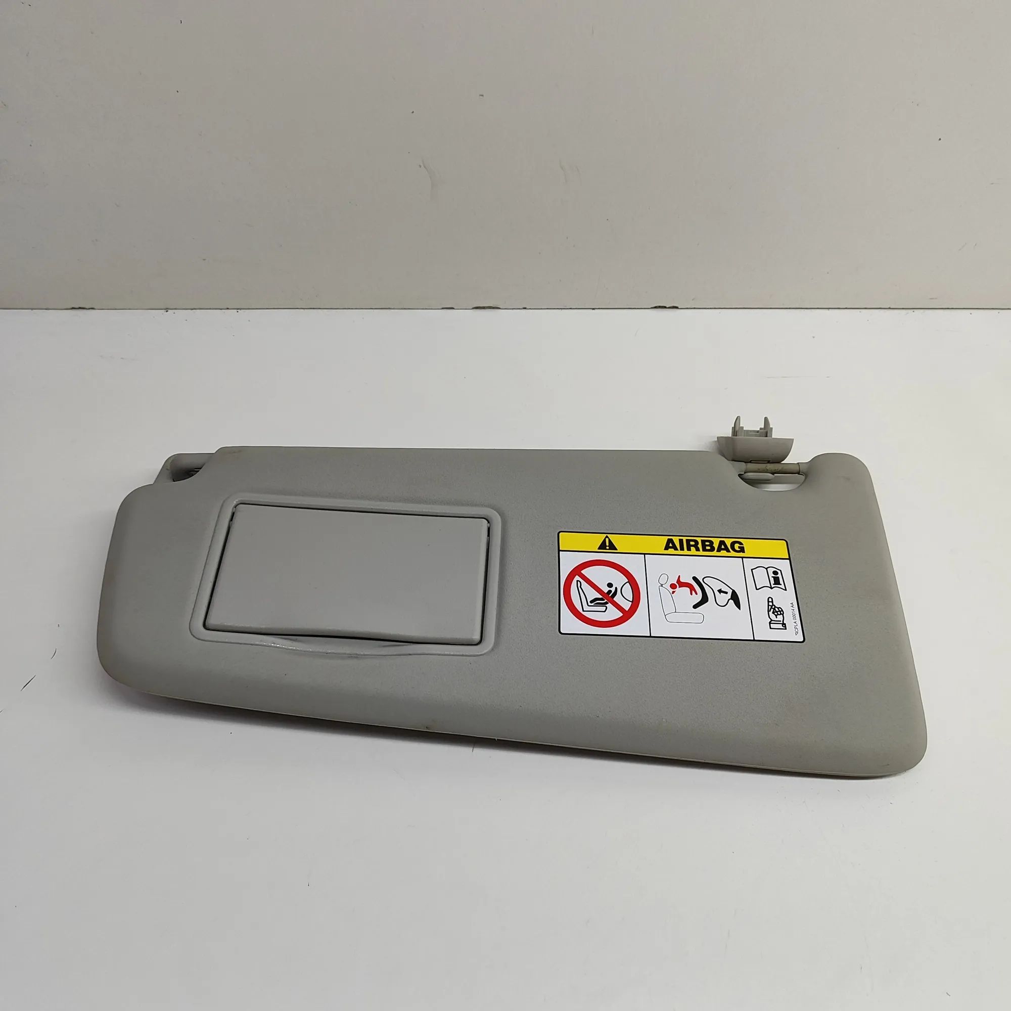 Land Rover Discovery Sport Left Side Sun Visor Left Side Sun Visor — LAND ROVER DISCOVERY SPOR...