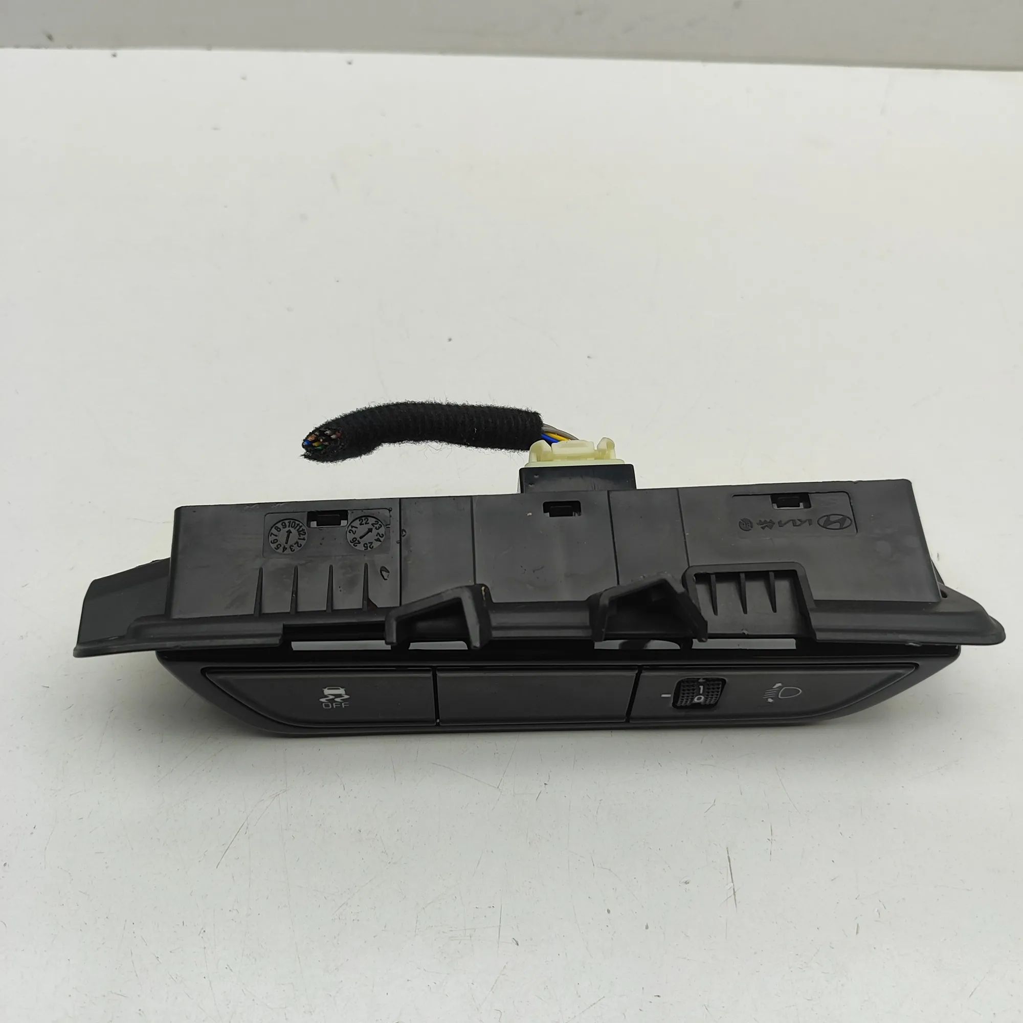 Kia Niro Button Switch Panel Button Switch Panel — KIA NIRO (II) (2022-...) ...