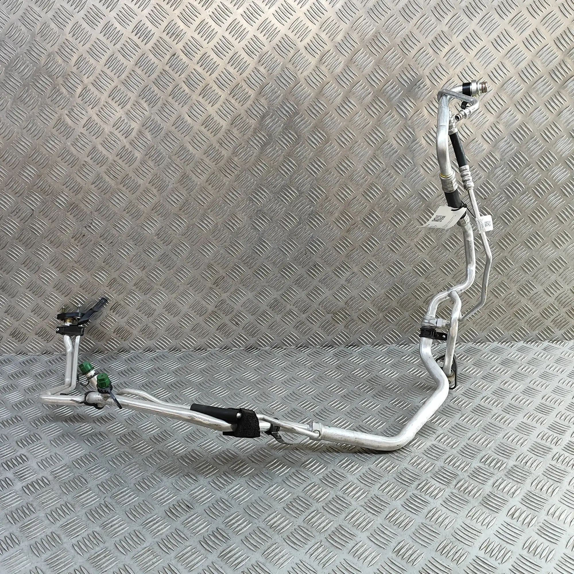 Land Rover Range Rover (L405) A/C Air Con Hose Pipe A/C Air Con Hose Pipe — LAND ROVER RANGE ROVER ...