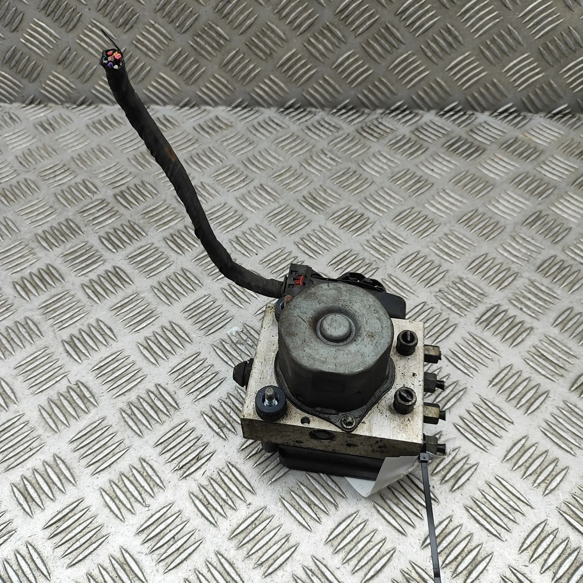 Tesla Model S ABS hydraulic pump