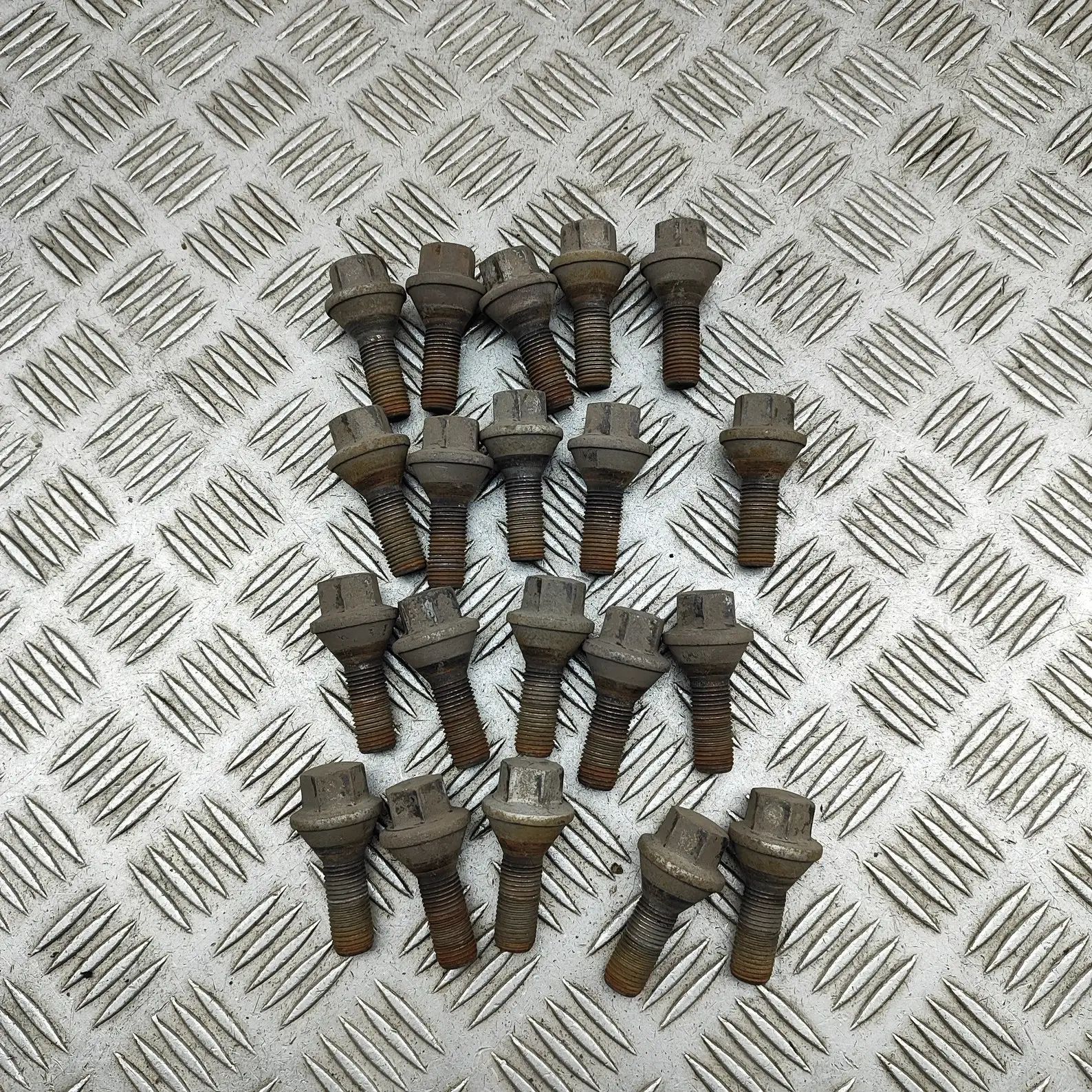 Opel Movano (B) Wheel Screws Kit Wheel Screws Kit — OPEL MOVANO (B Van) (2010-.....