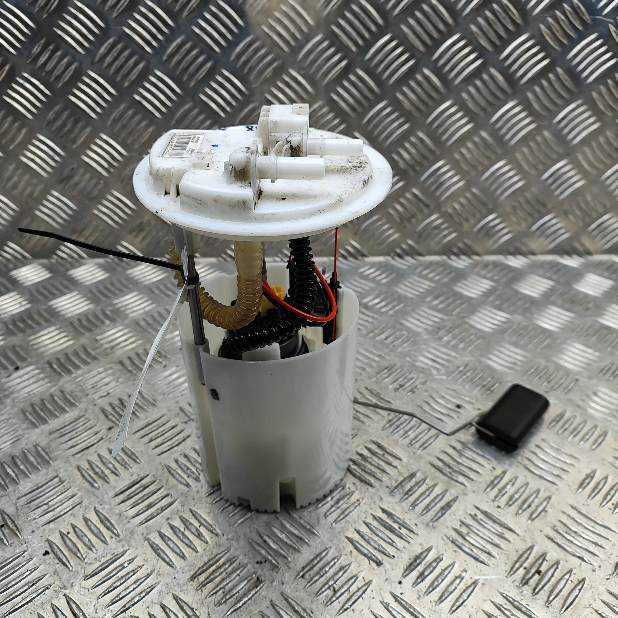 Opel Vivaro (B) Fuel Tank Pump Fuel Tank Pump — OPEL VIVARO (Van) (2014-...) —...