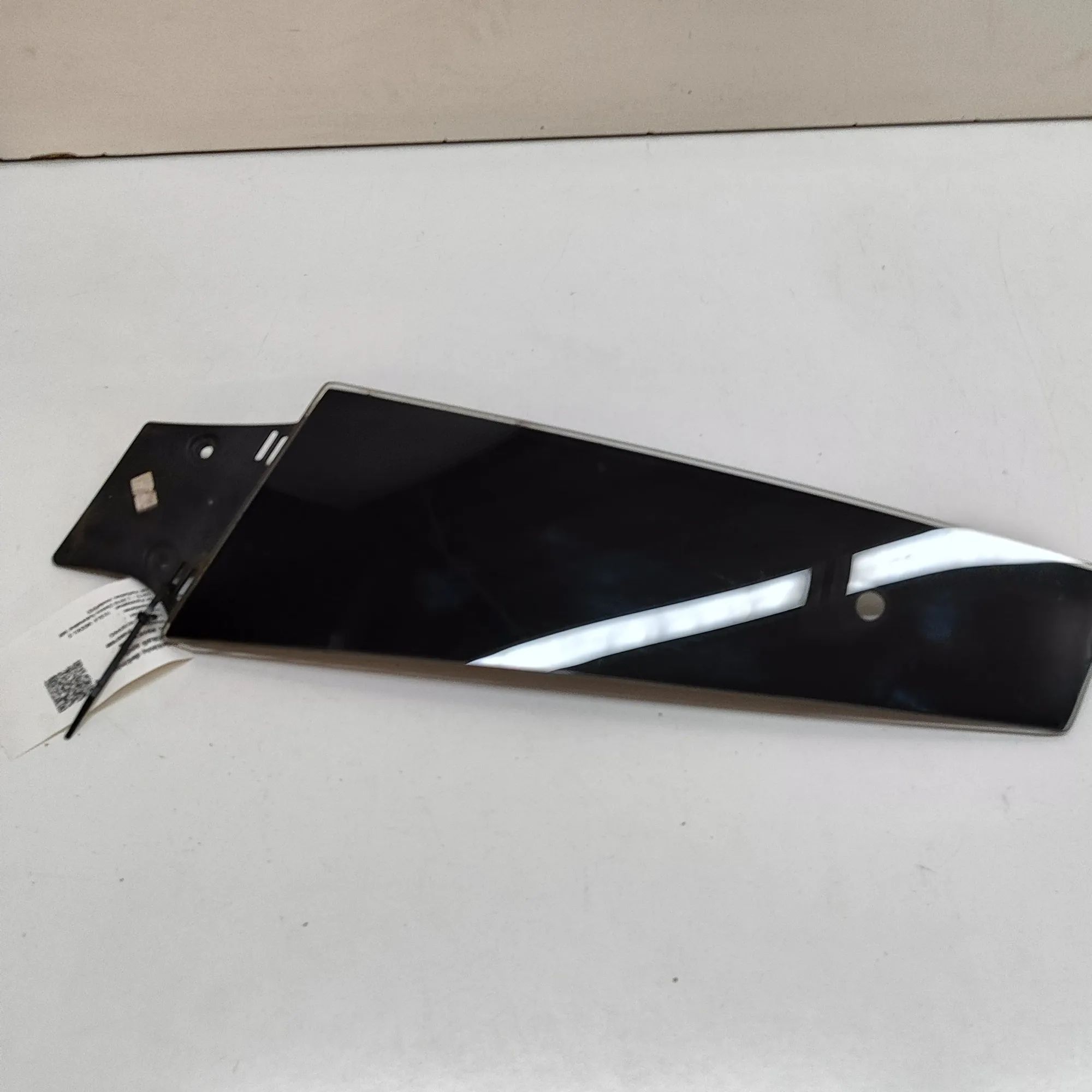 Tesla Model S Vertical door trim — front right