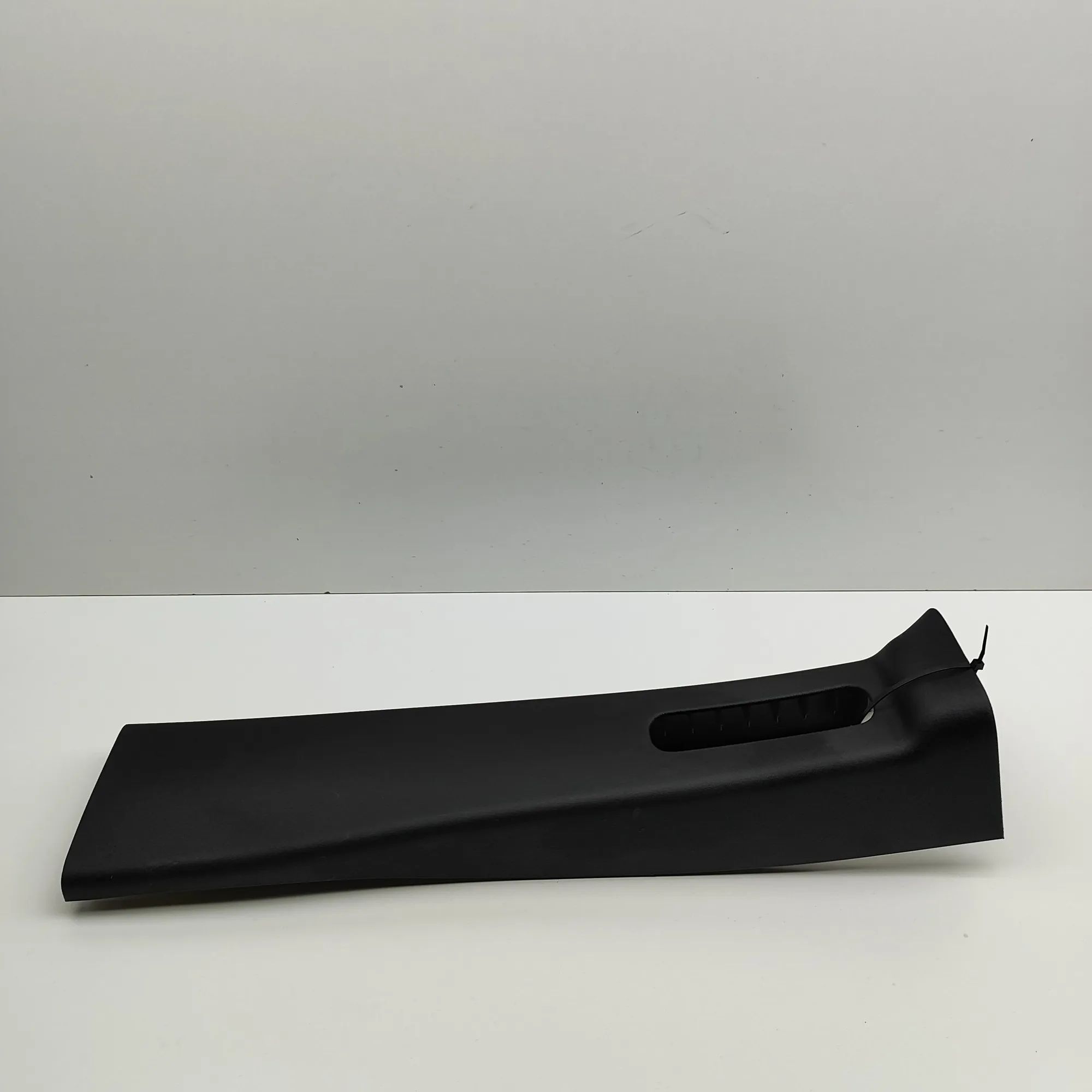 Jeep Wrangler (JK) B-pillar trim — left B-pillar trim — left — JEEP WRANGLER (III JK) (...