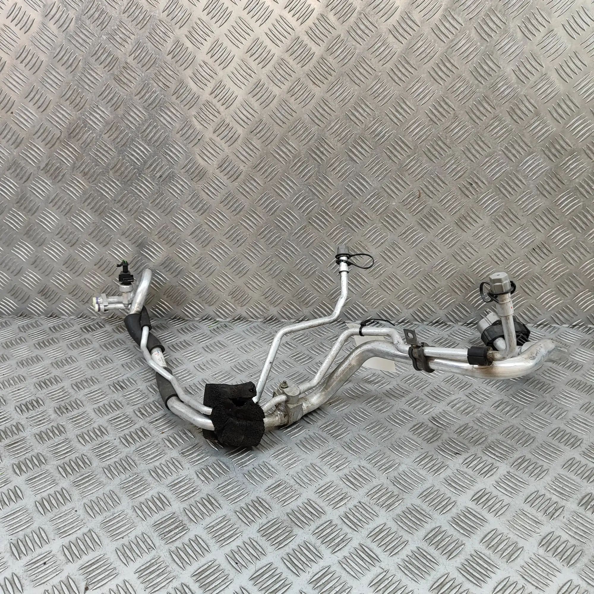 Land Rover Discovery Sport A/C Air Con Hose Pipe A/C Air Con Hose Pipe — LAND ROVER DISCOVERY SP...