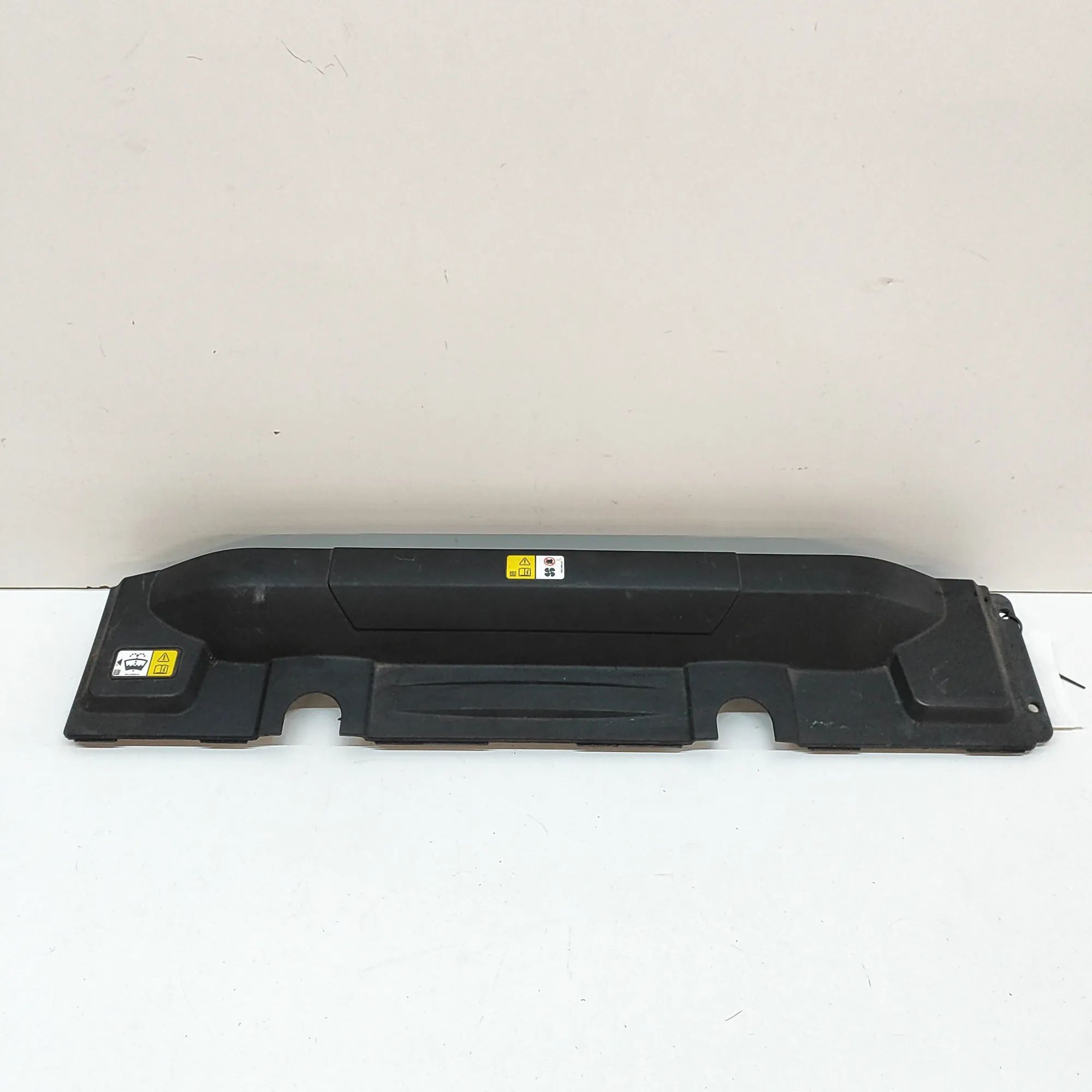 Land Rover Range Rover Sport (L494) Slam Panel Frame Plastic Trim Slam Panel Frame Plastic Trim — LAND ROVER RANG...