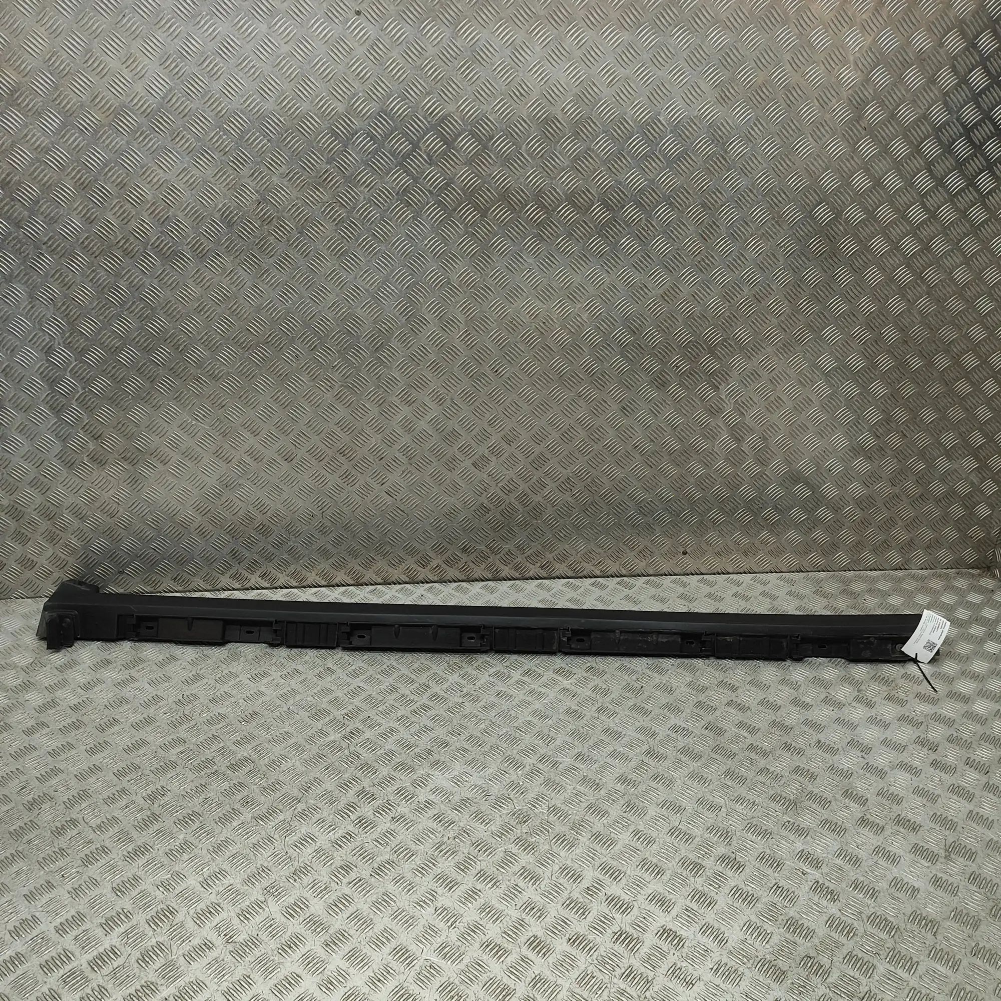 Land Rover Range Rover Velar Right Side Plastic Sideskirt Cover Right Side Plastic Sideskirt Cover — LAND ROVER...